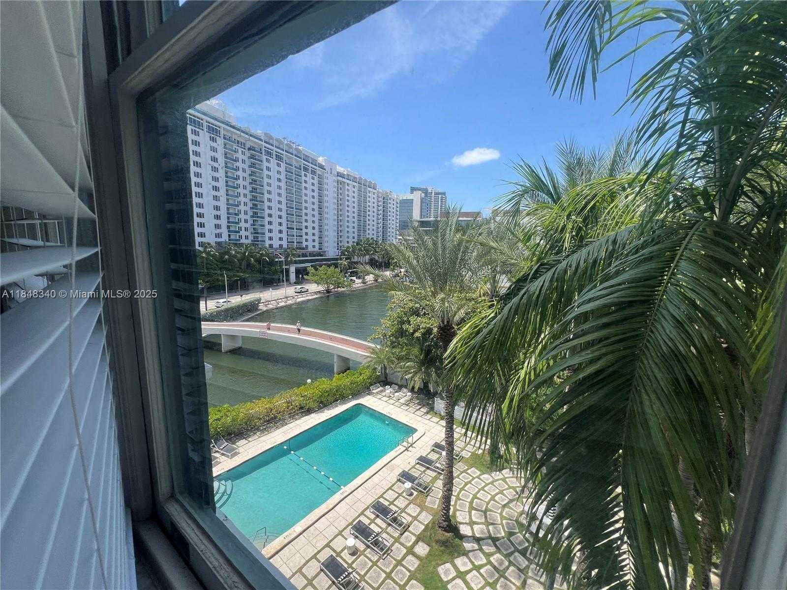 Small Image of 2421 LAKE PANCOAST DR #4D, Miami Beach Number 7