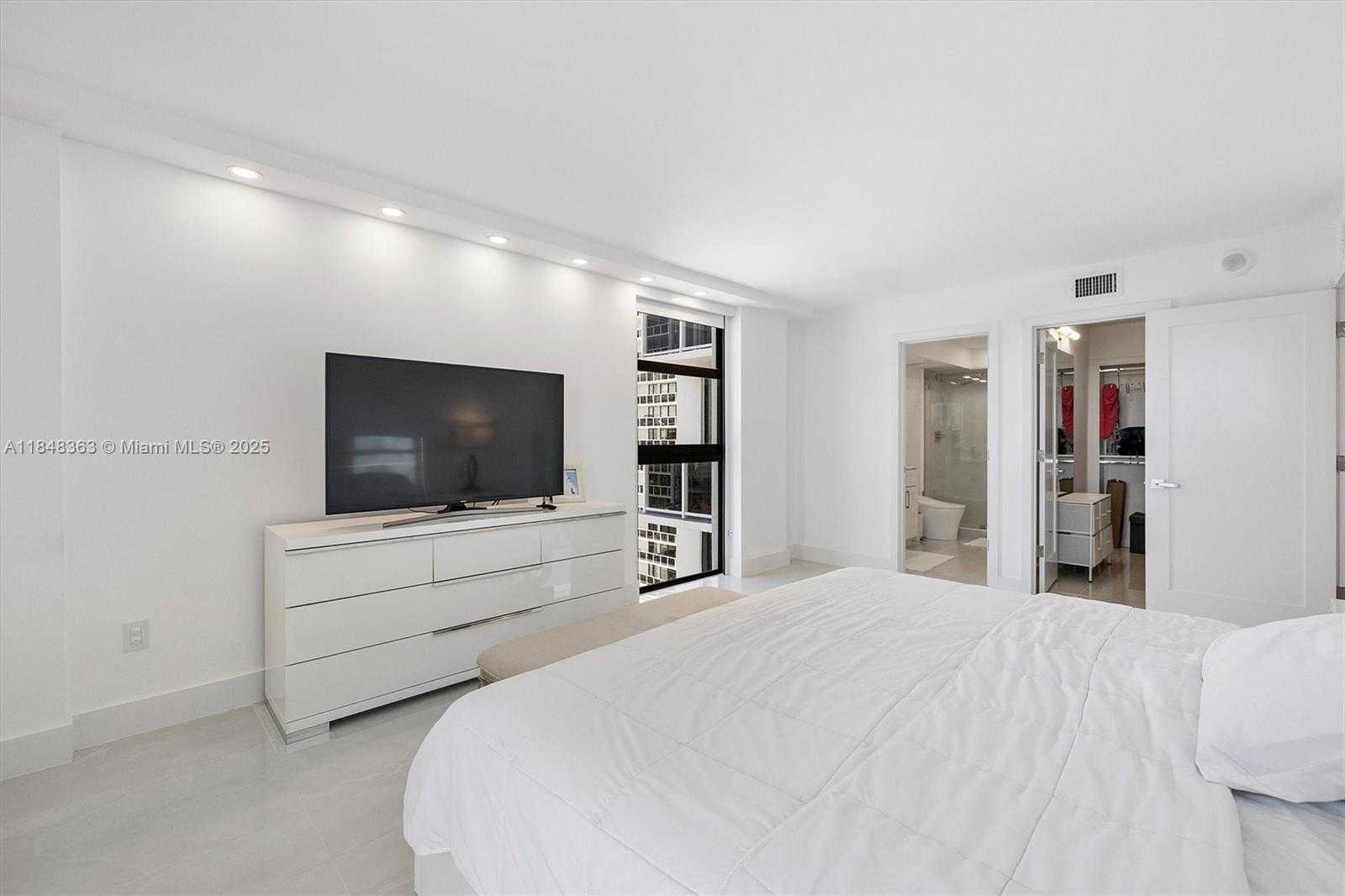 Small Image of 20515 EAST COUNTRY CLUB DR #1747, Aventura Number 35