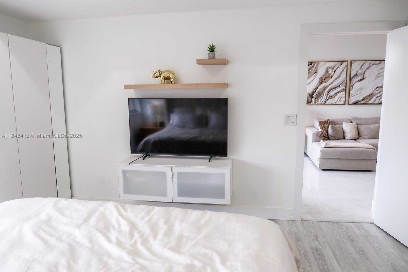 Small Image of 6630 NORTH WEST 114TH AVE #1534, Doral Number 22