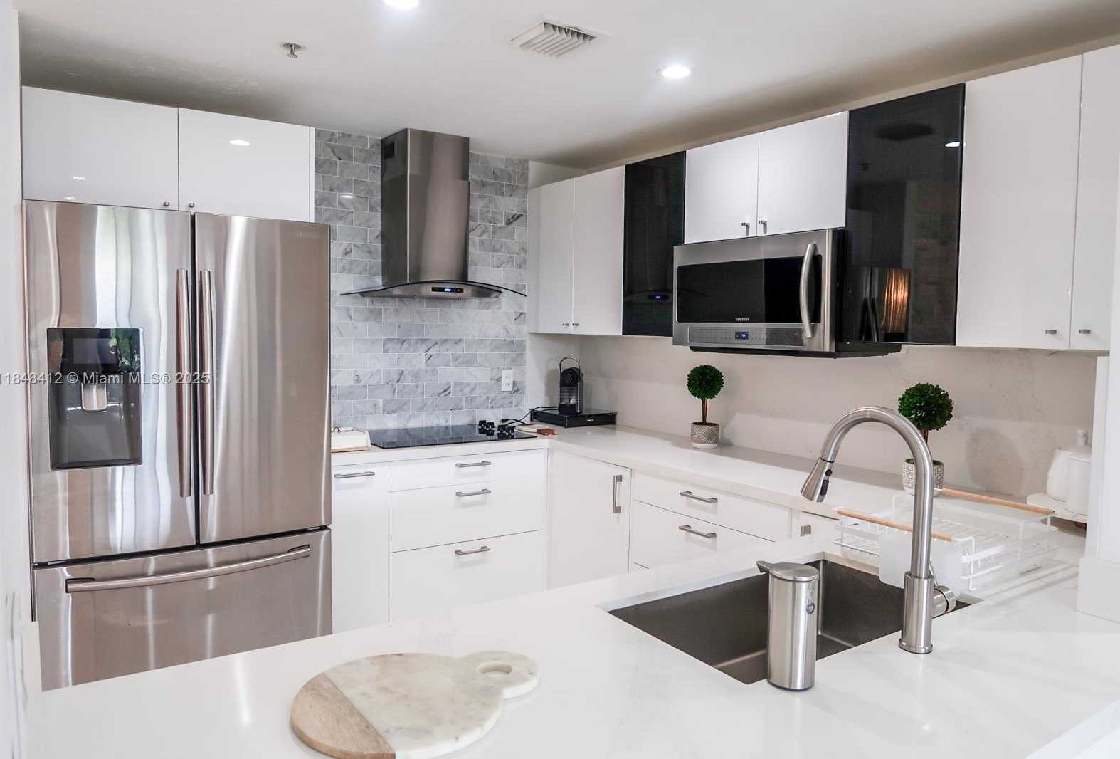 Small Image of 6630 NORTH WEST 114TH AVE #1534, Doral Number 3