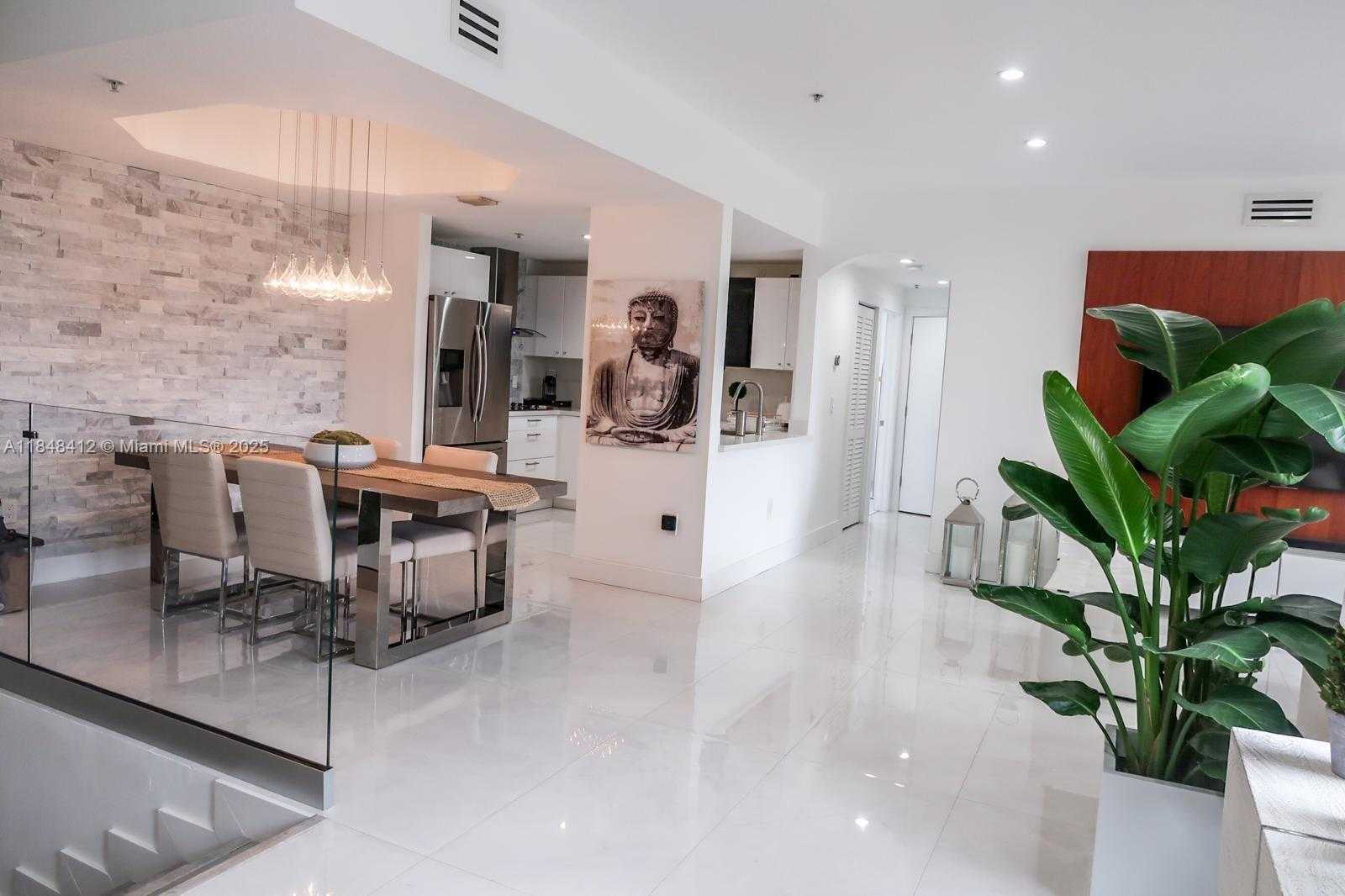 Small Image of 6630 NORTH WEST 114TH AVE #1534, Doral Number 4