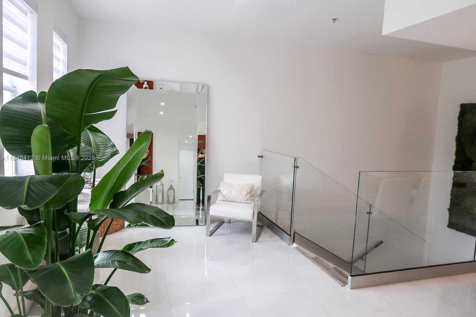 Small Image of 6630 NORTH WEST 114TH AVE #1534, Doral Number 7