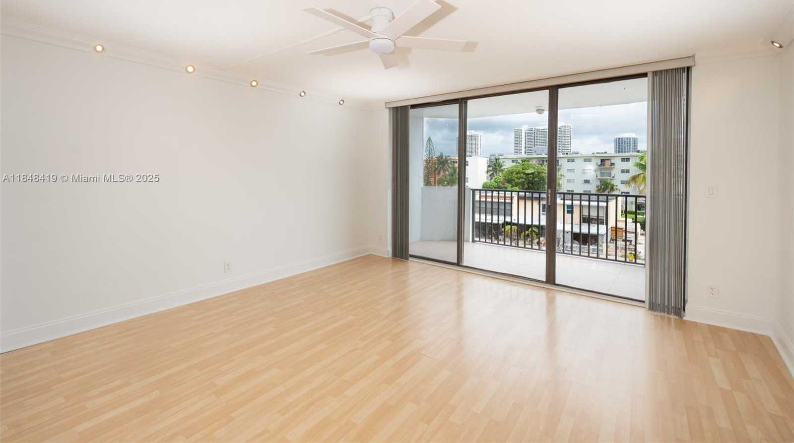 Small Image of 3703 NORTH EAST 166TH ST #408, North Miami Beach Number 4