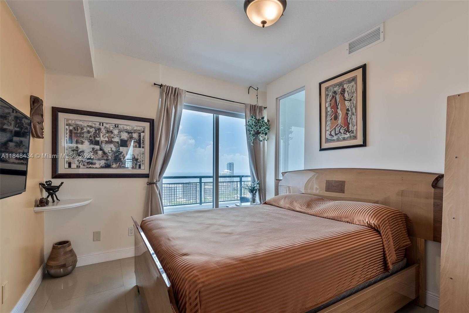 Small Image of 60 SOUTH WEST 13TH ST #3401, Miami Number 10