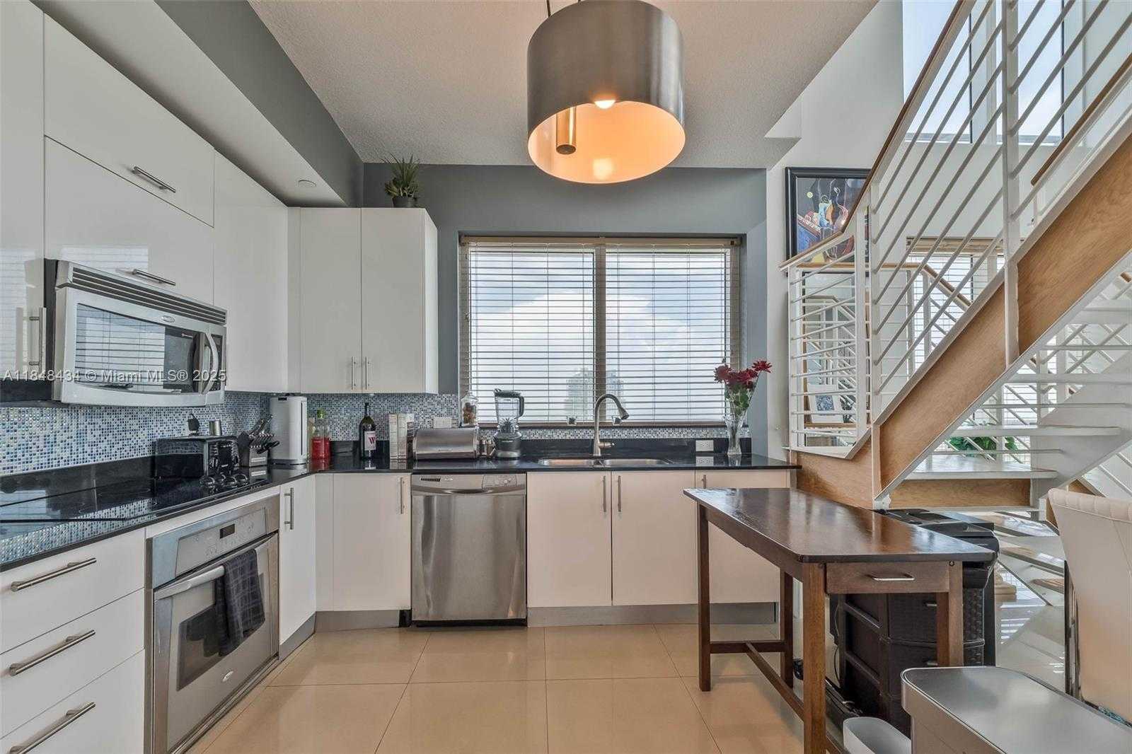 Small Image of 60 SOUTH WEST 13TH ST #3401, Miami Number 2