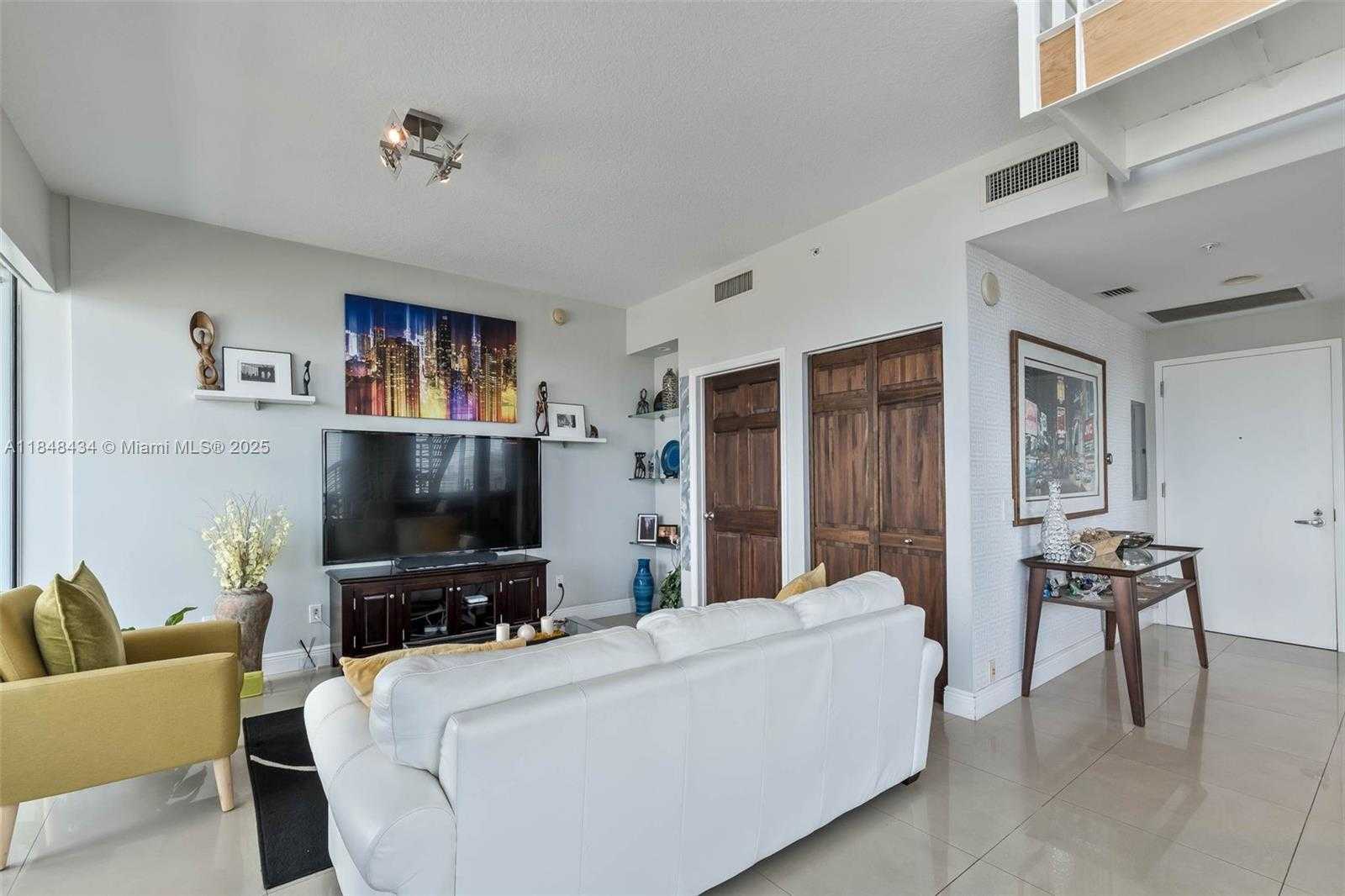 Small Image of 60 SOUTH WEST 13TH ST #3401, Miami Number 6