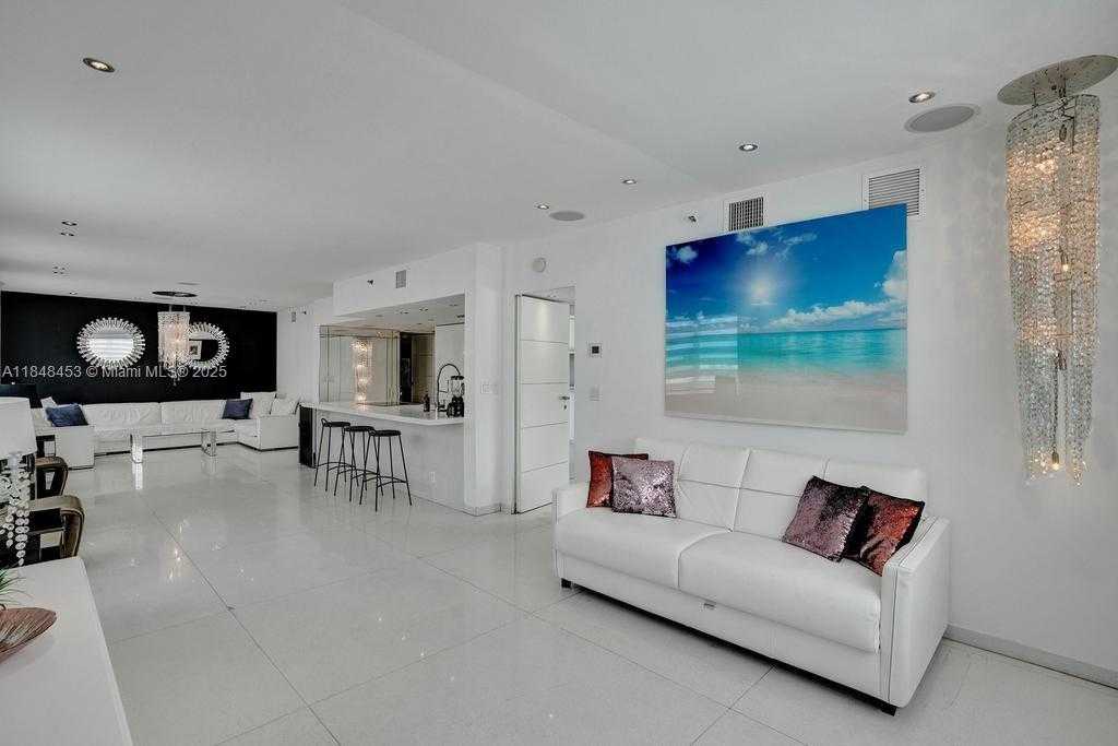 Small Image of 834 OCEAN DR #507/509, Miami Beach Number 13