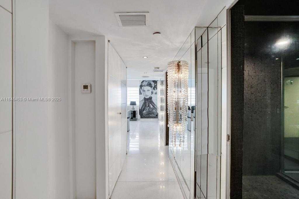Small Image of 834 OCEAN DR #507/509, Miami Beach Number 7