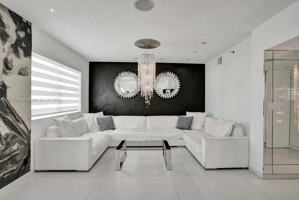 Small Image of 834 OCEAN DR #507/509, Miami Beach Number 8