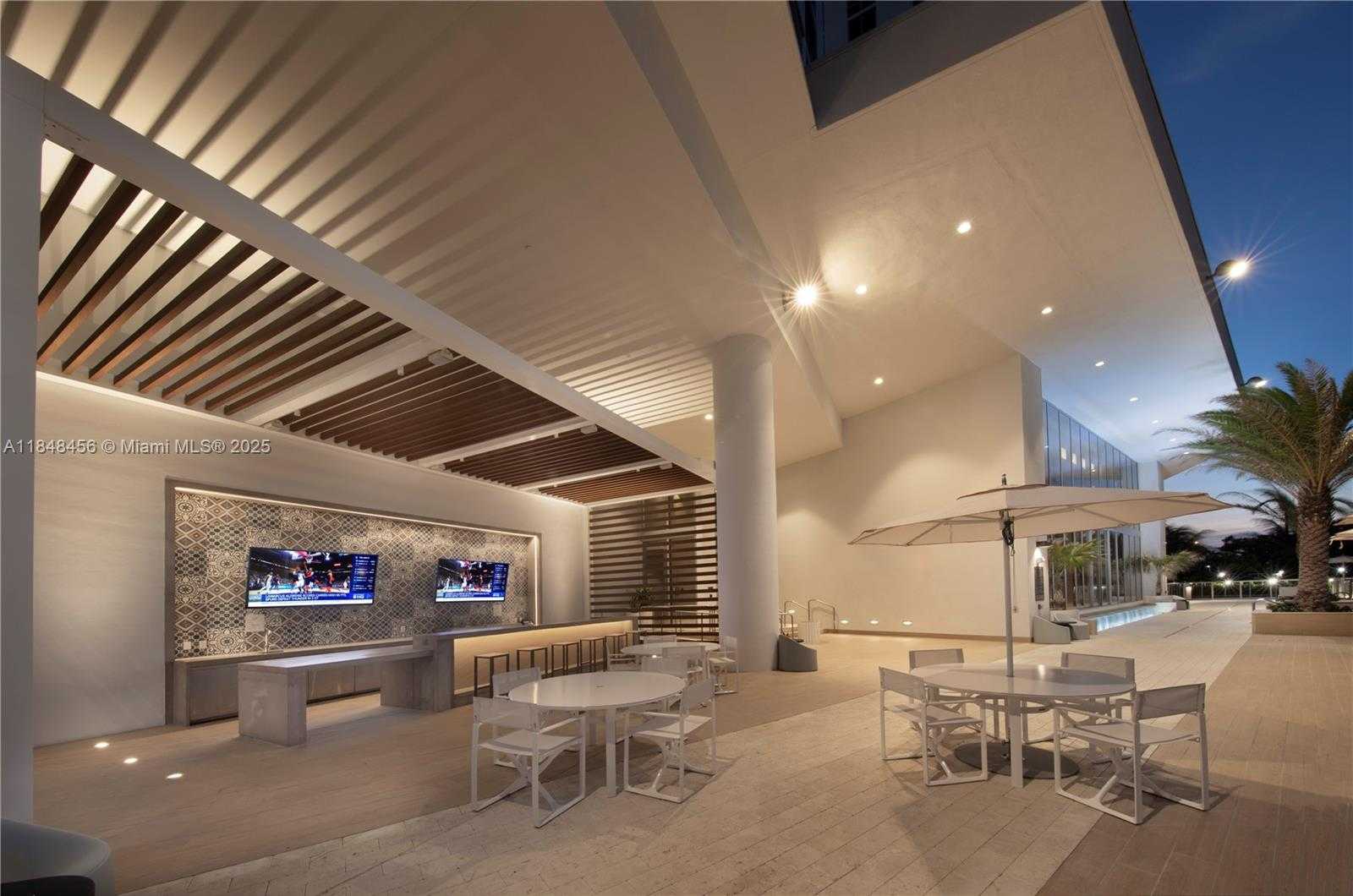 Small Image of 16385 BISCAYNE BLVD #1503, North Miami Beach Number 51