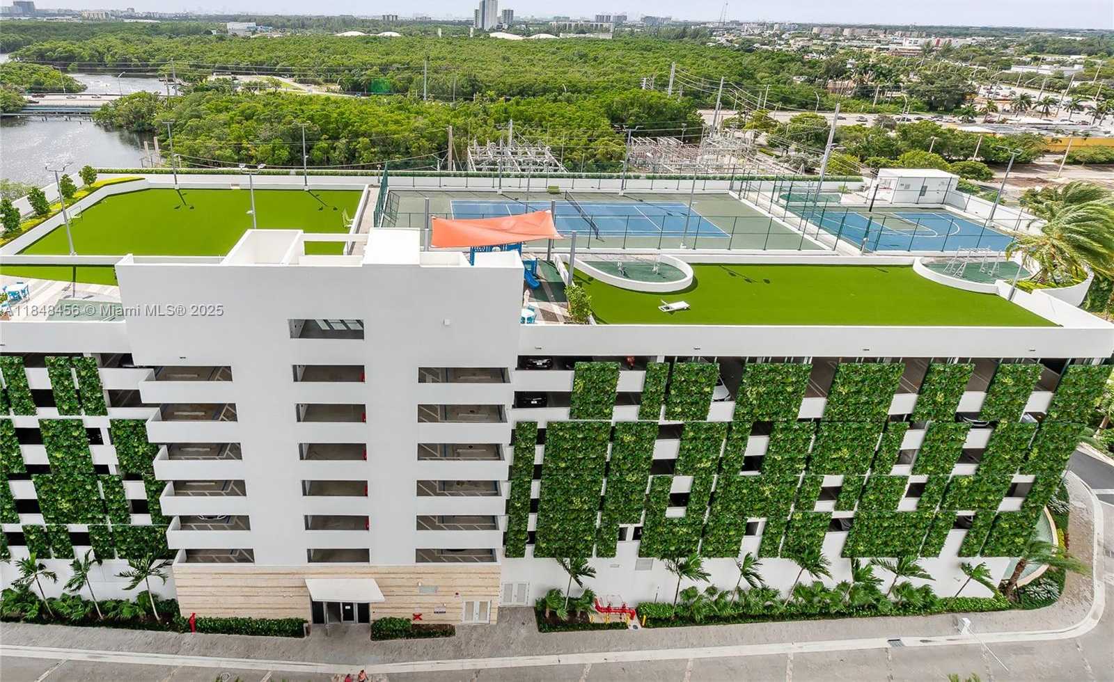 Small Image of 16385 BISCAYNE BLVD #1503, North Miami Beach Number 55