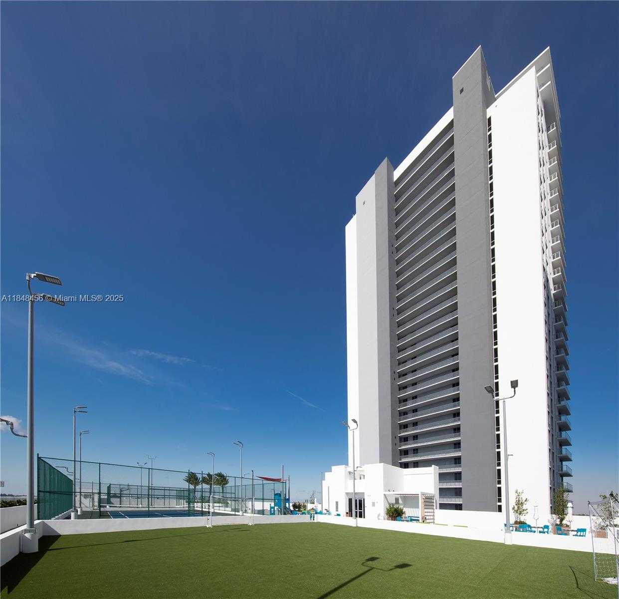 Small Image of 16385 BISCAYNE BLVD #1503, North Miami Beach Number 57