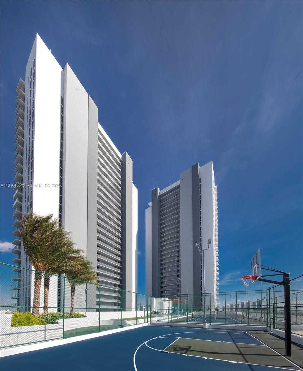 Small Image of 16385 BISCAYNE BLVD #1503, North Miami Beach Number 58