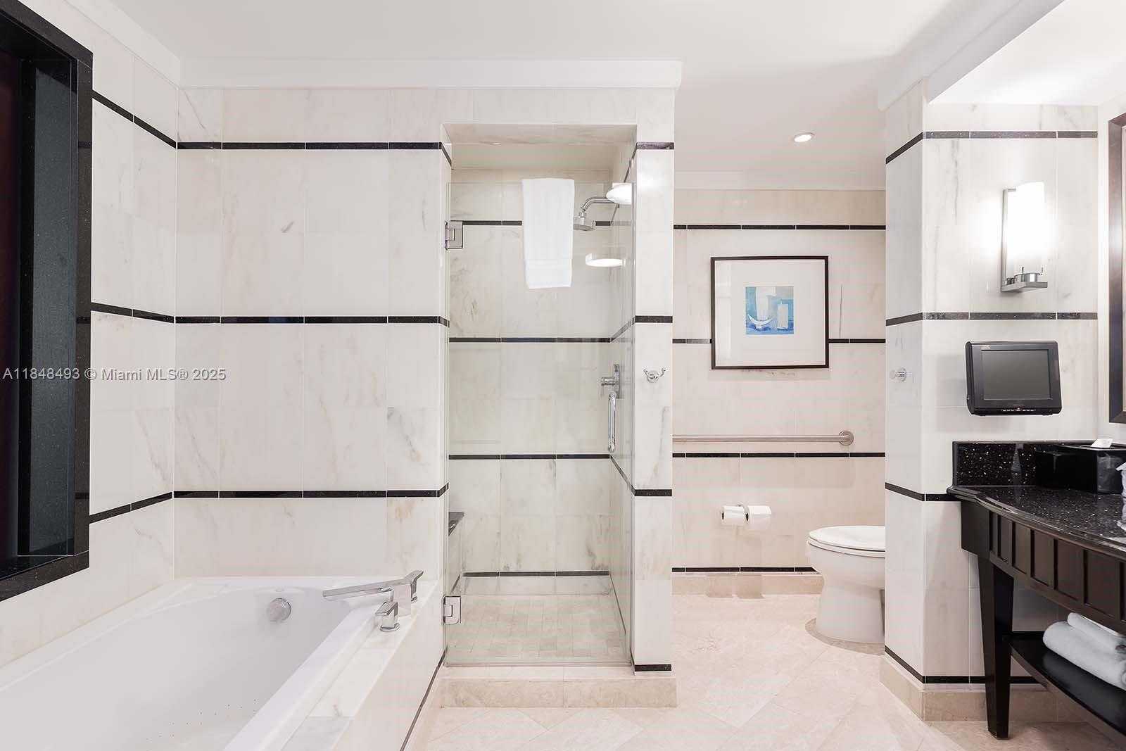 Small Image of 4391 COLLINS AVE #1605, Miami Beach Number 21