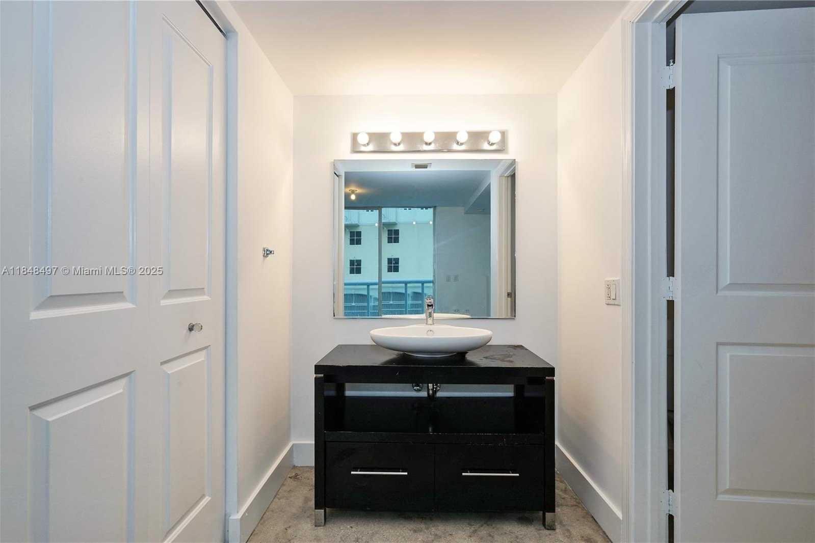 Small Image of 480 NORTH EAST 30TH ST #L106, Miami Number 13