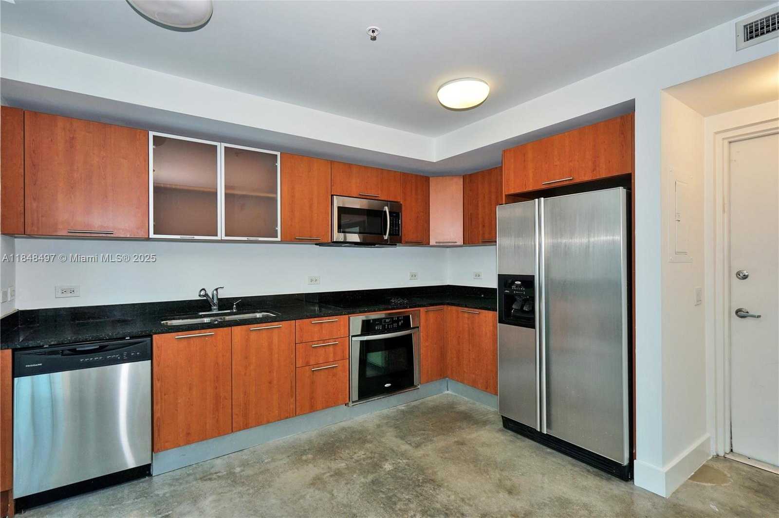 Small Image of 480 NORTH EAST 30TH ST #L106, Miami Number 2