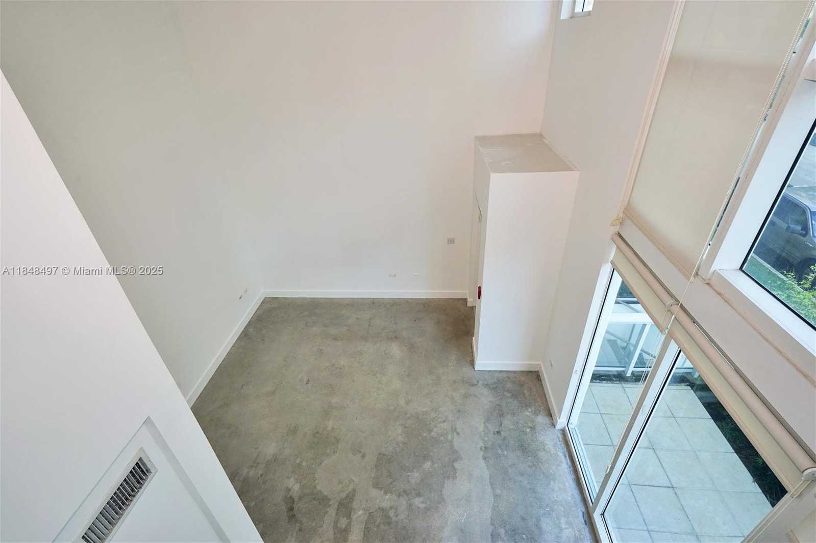 Small Image of 480 NORTH EAST 30TH ST #L106, Miami Number 9