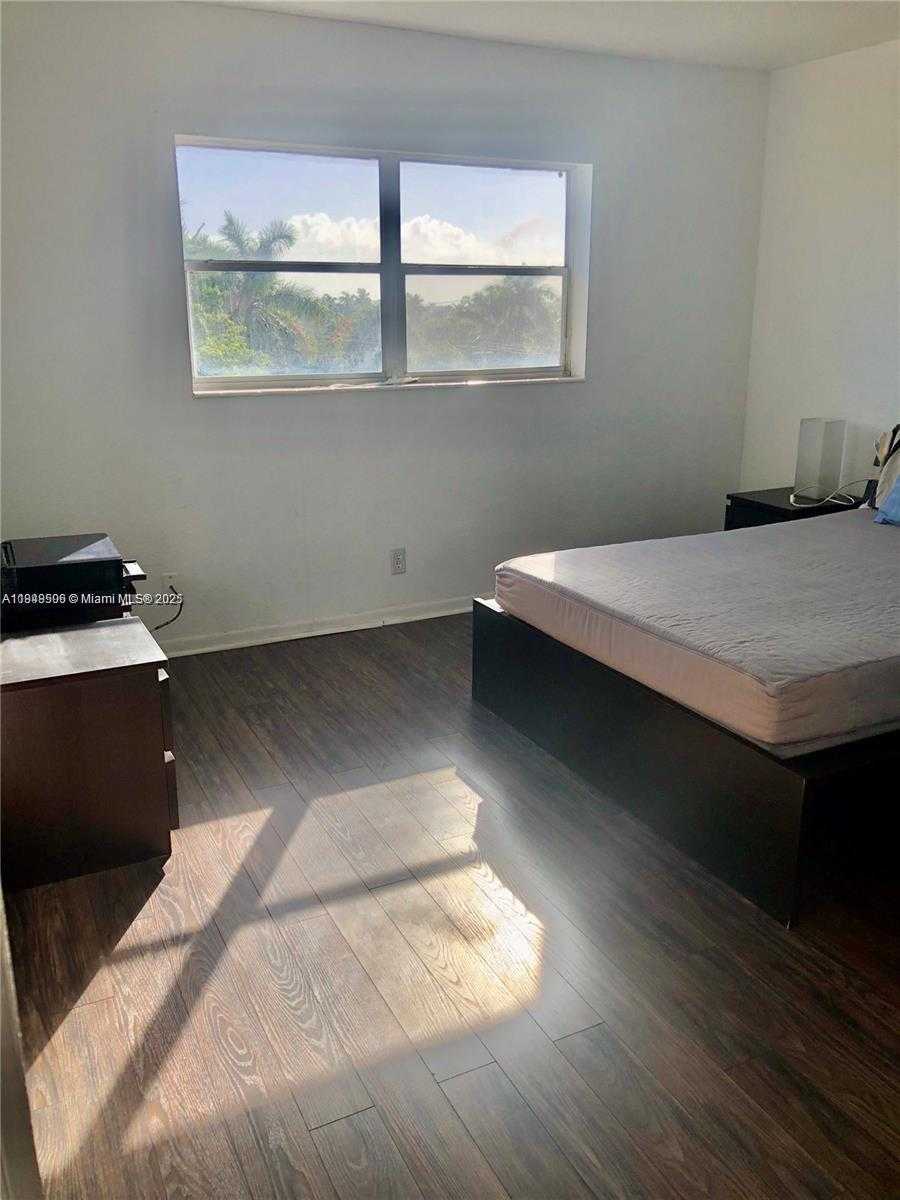 Small Image of 1425 ARTHUR ST #514B, Hollywood Number 9