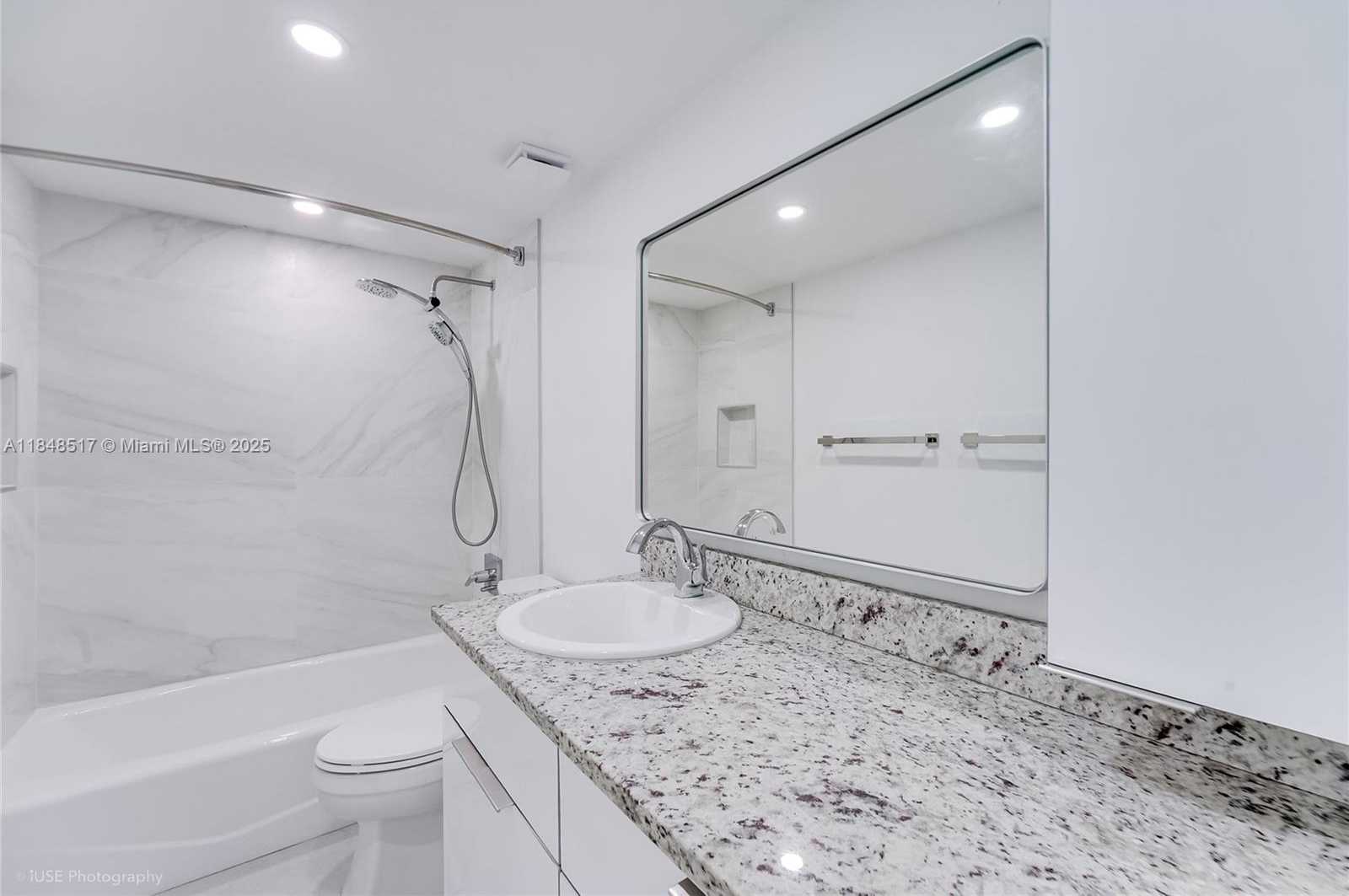 Small Image of 7160 FAIRWAY DR #J16, Miami Lakes Number 10