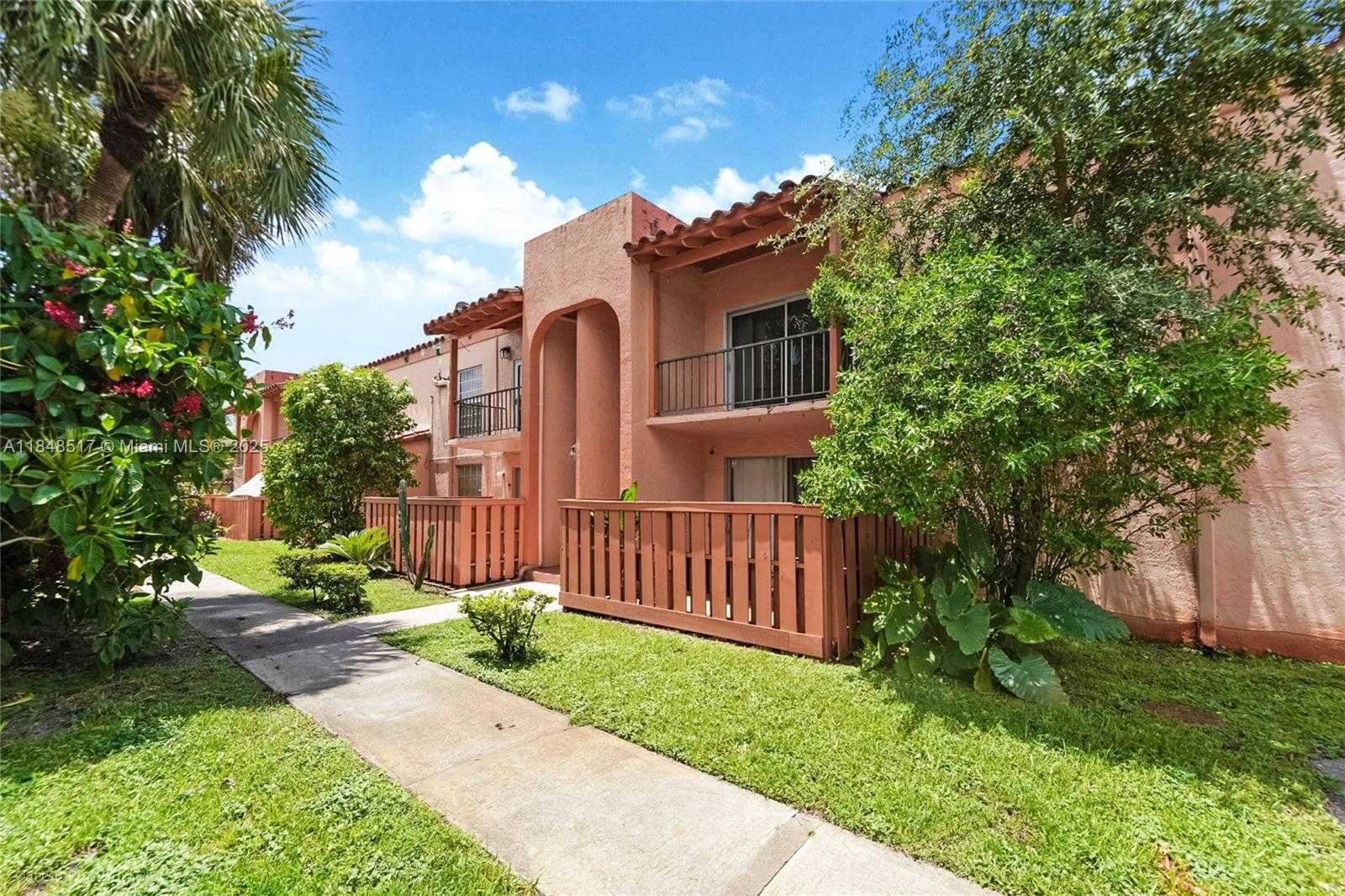 Small Image of 7160 FAIRWAY DR #J16, Miami Lakes Number 2