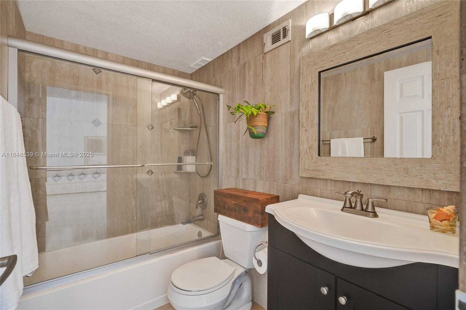 Small Image of 2501 SOUTH OCEAN DR #1514, Hollywood Number 14