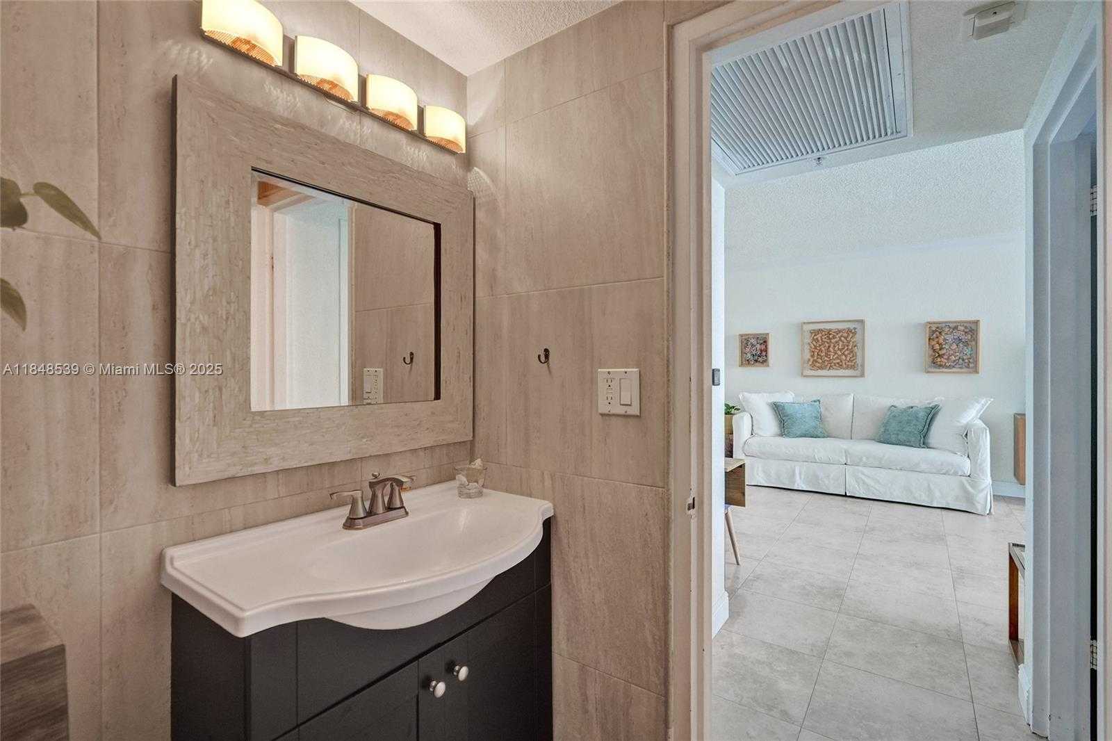 Small Image of 2501 SOUTH OCEAN DR #1514, Hollywood Number 15