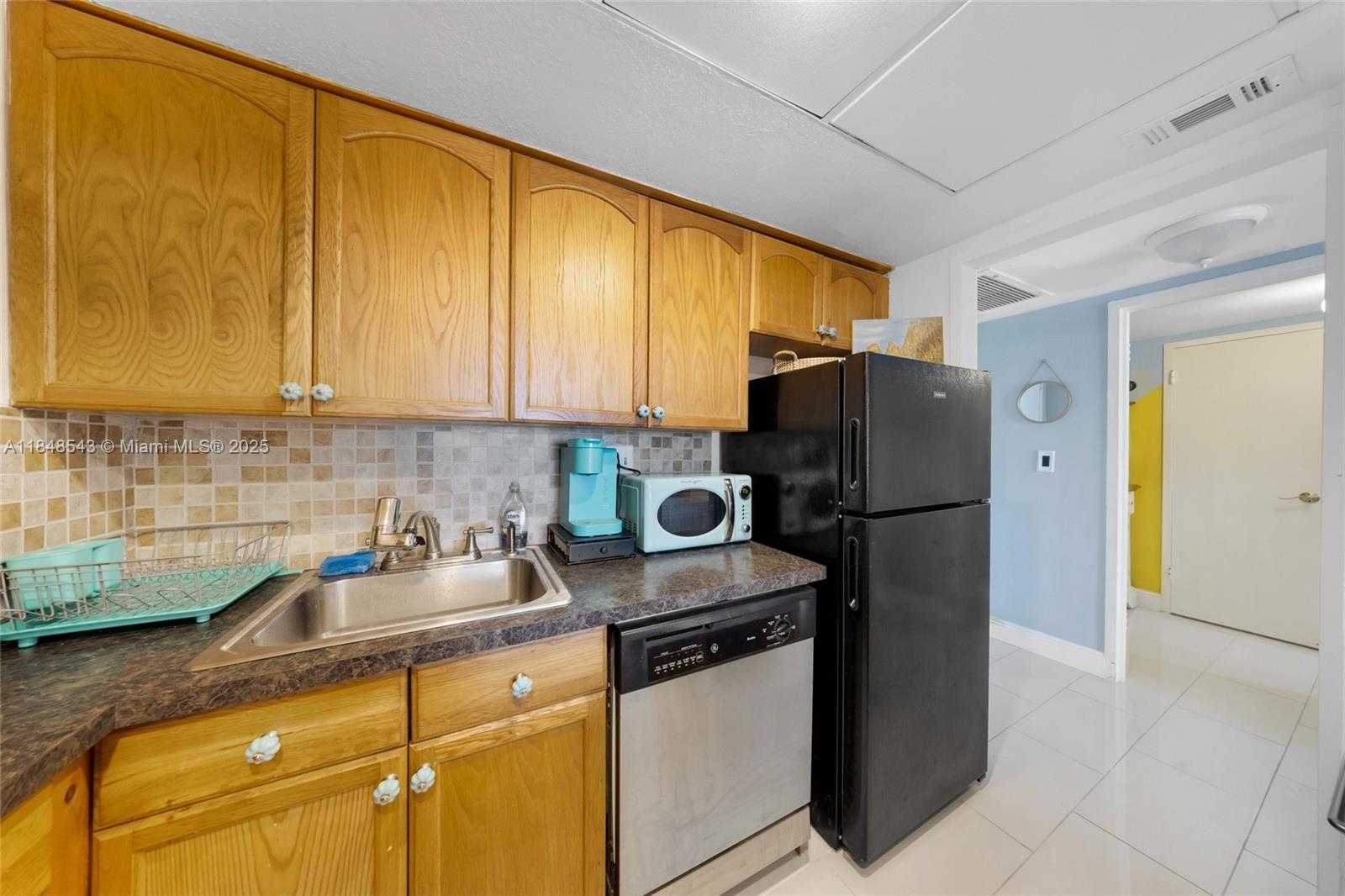 Small Image of 3180 SOUTH OCEAN DR #607, Hallandale Beach Number 6