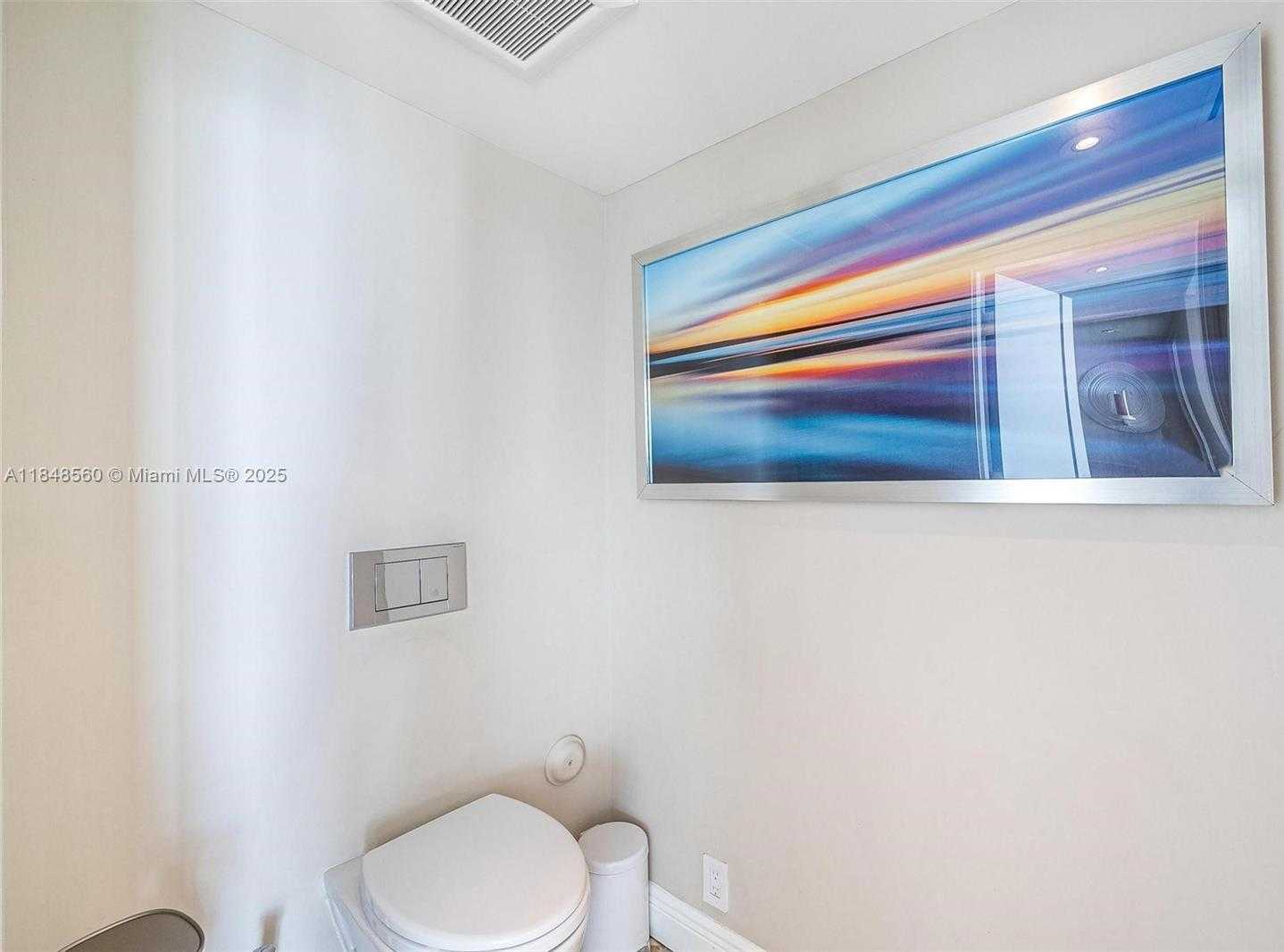 Small Image of 1100 WEST AVE #820, Miami Beach Number 14