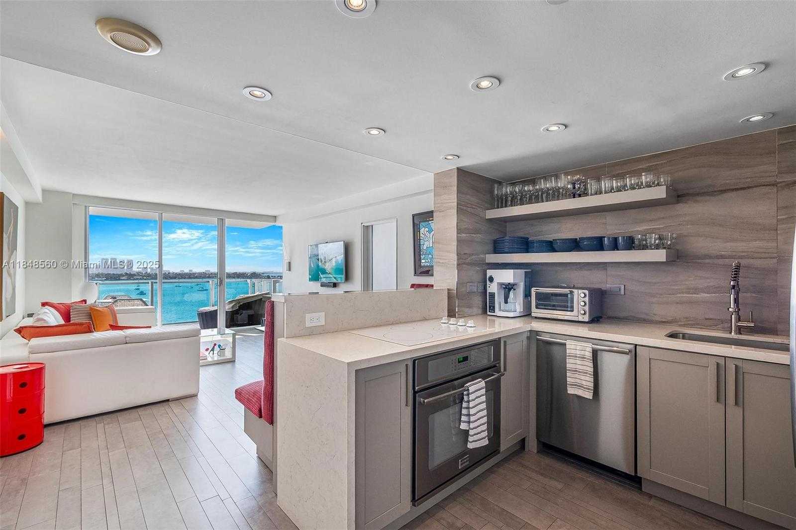 Small Image of 1100 WEST AVE #820, Miami Beach Number 19