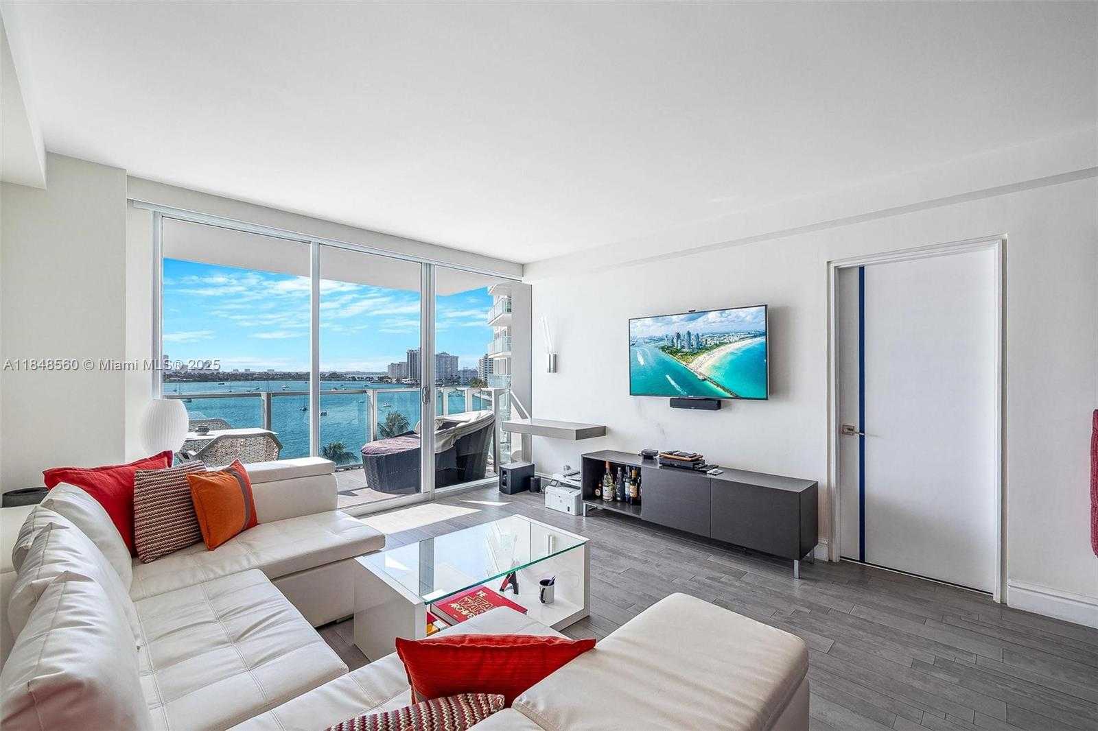 Small Image of 1100 WEST AVE #820, Miami Beach Number 2