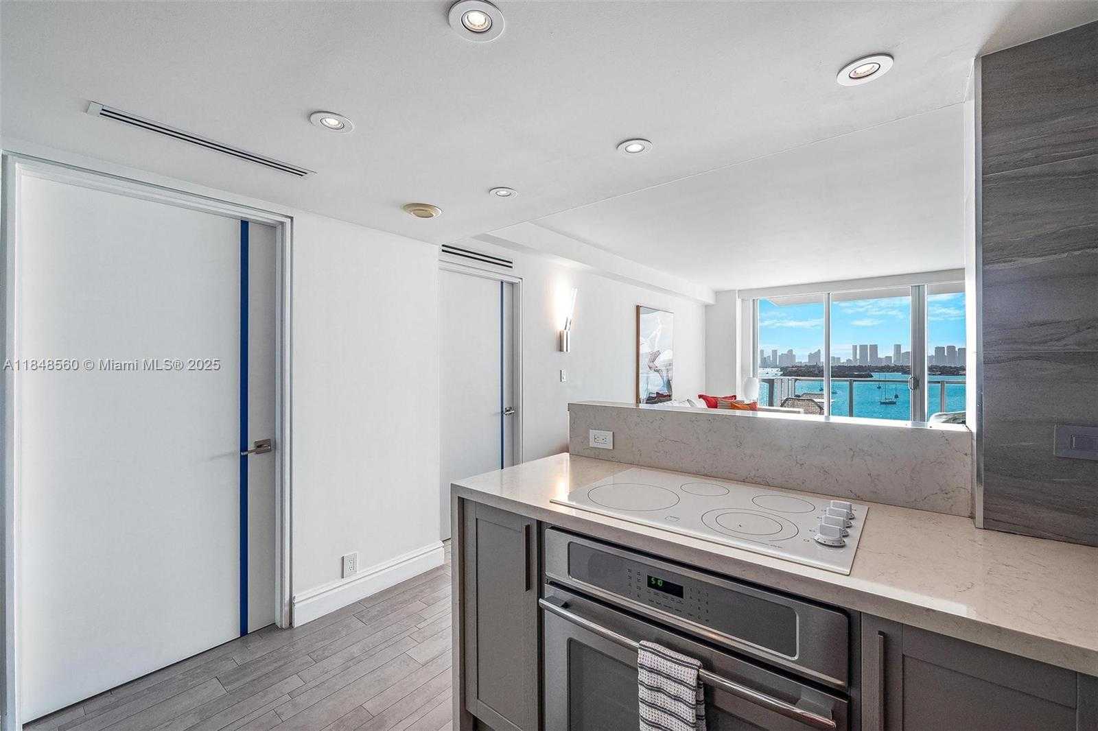 Small Image of 1100 WEST AVE #820, Miami Beach Number 20
