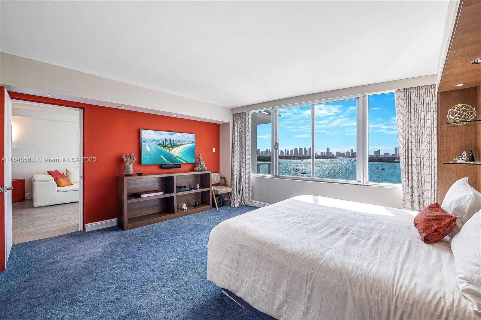 Small Image of 1100 WEST AVE #820, Miami Beach Number 3