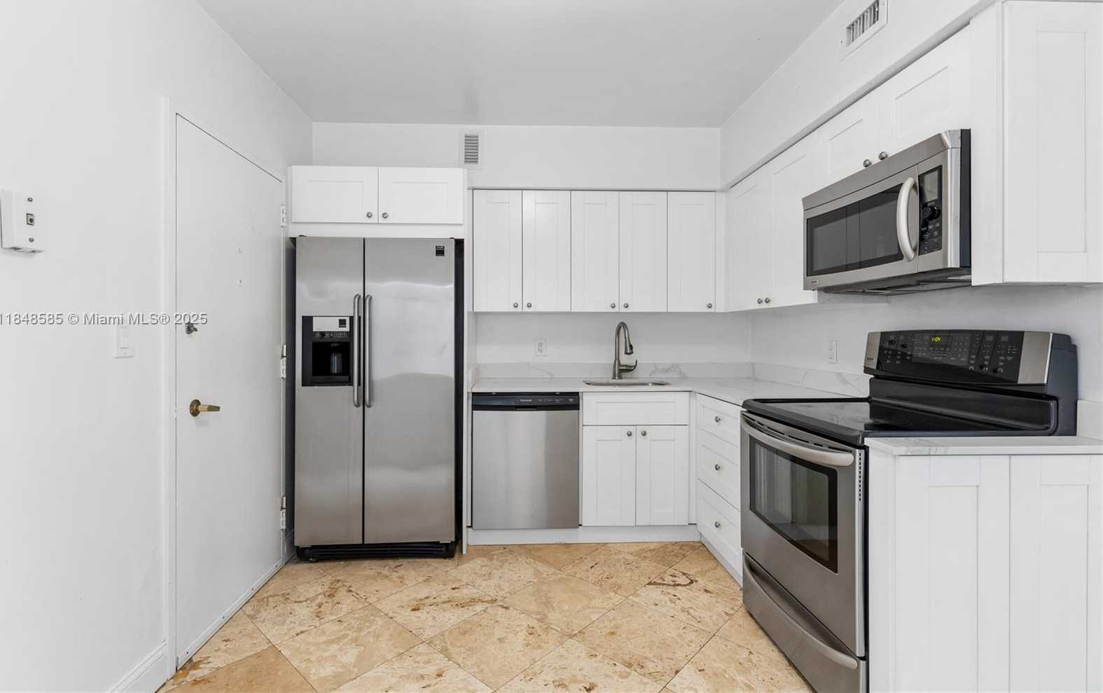 Small Image of 5700 COLLINS AVE #10D, Miami Beach Number 21
