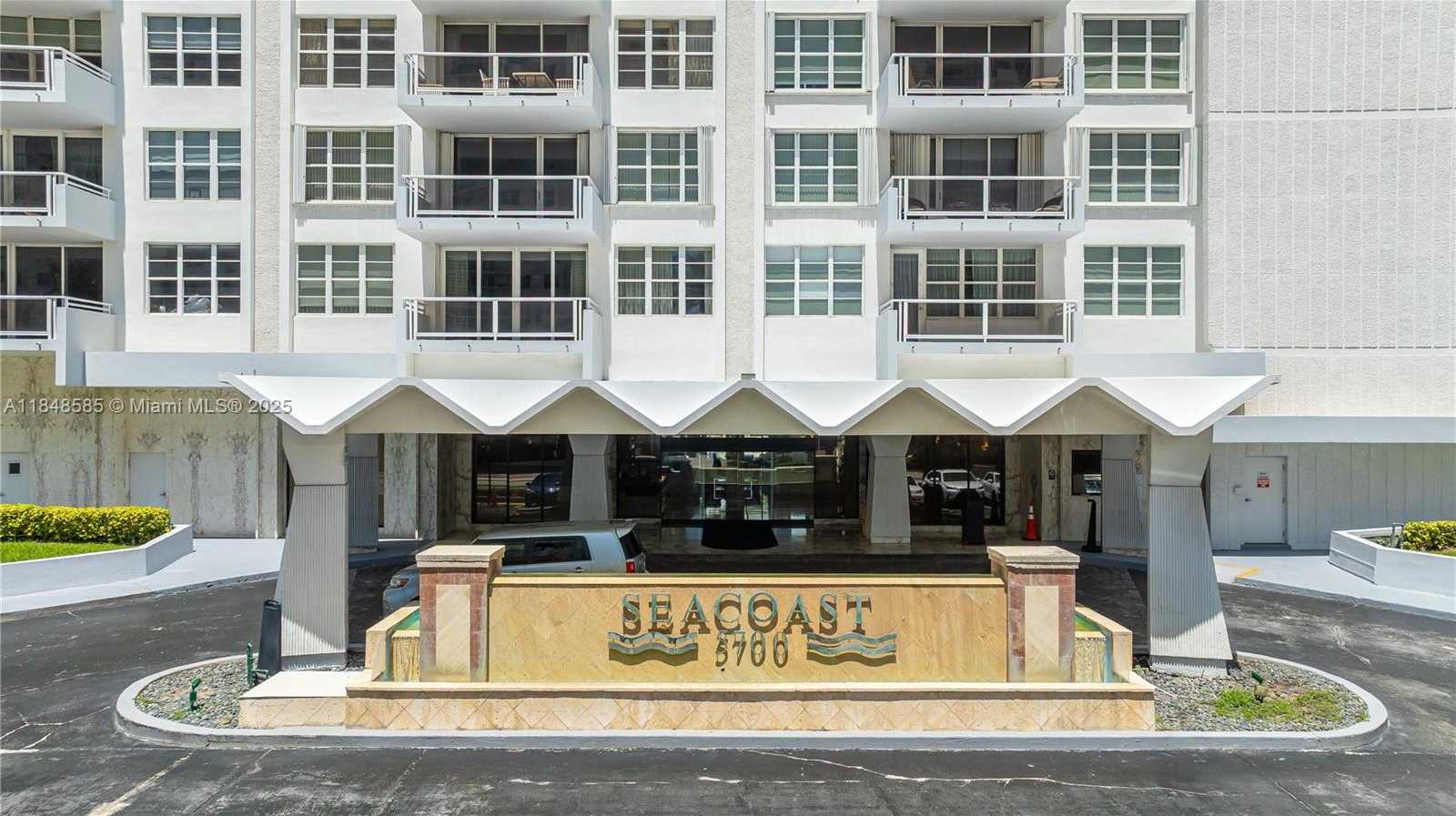 Small Image of 5700 COLLINS AVE #10D, Miami Beach Number 31