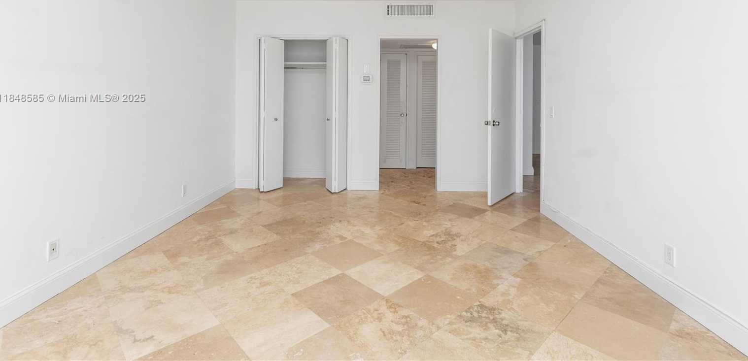 Small Image of 5700 COLLINS AVE #10D, Miami Beach Number 9