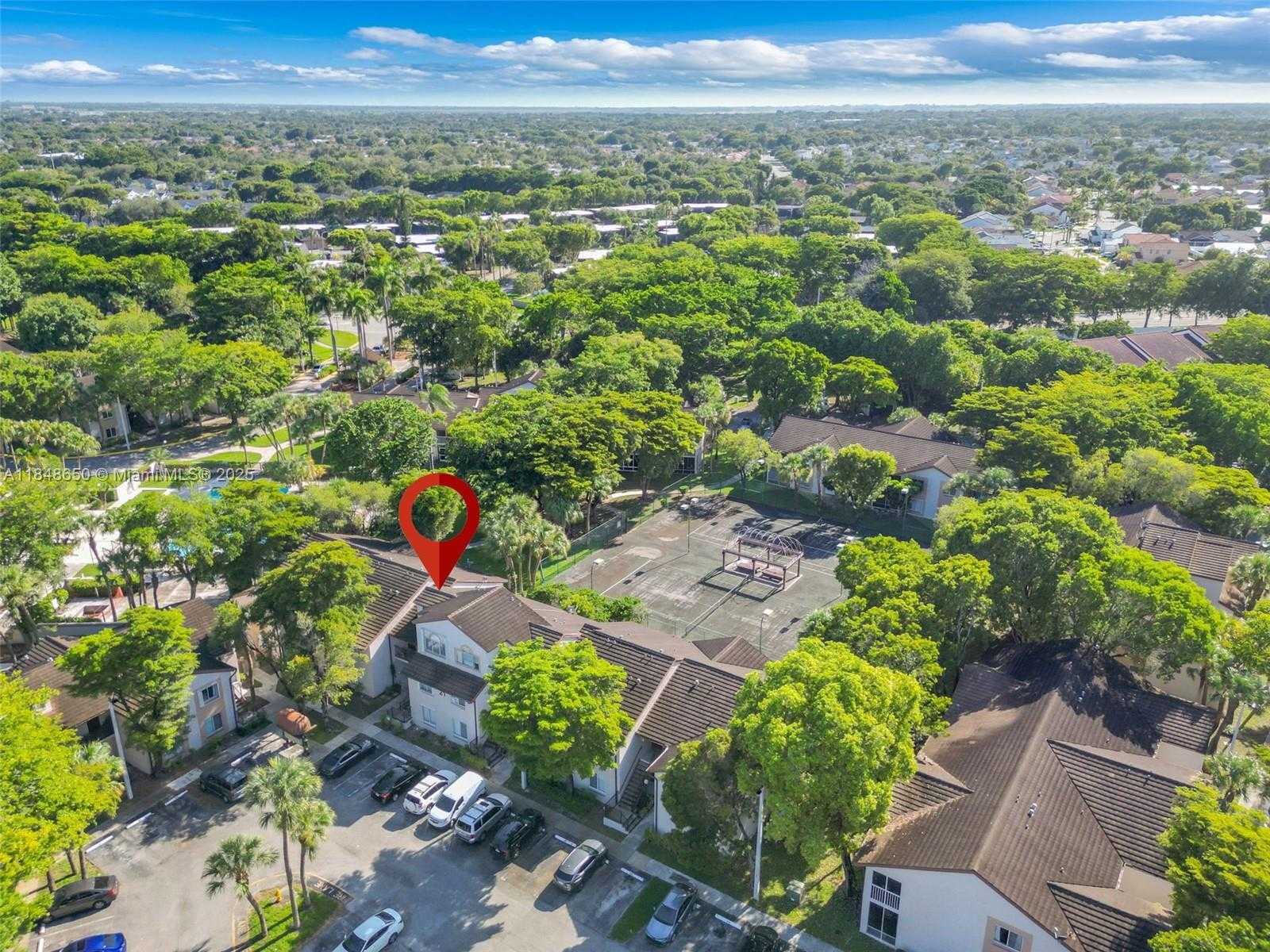Small Image of 14014 SOUTH WEST 91ST TER #14014, Miami Number 25