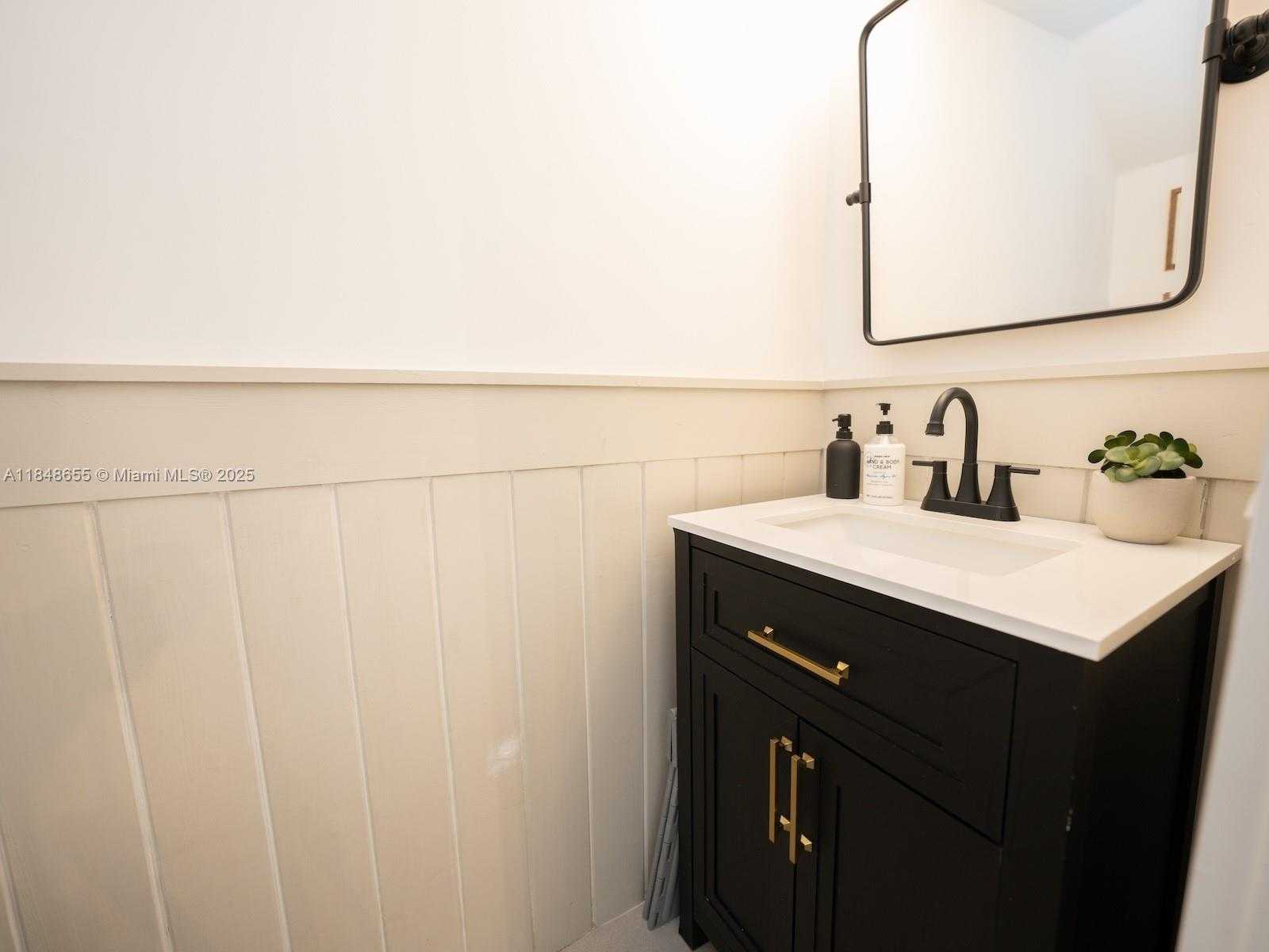 Small Image of 7872 SOUTH WEST 102ND LN, Miami Number 10