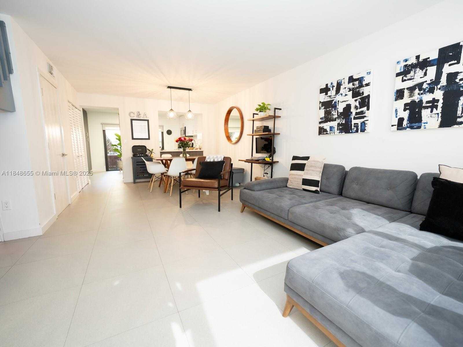 Small Image of 7872 SOUTH WEST 102ND LN, Miami Number 2