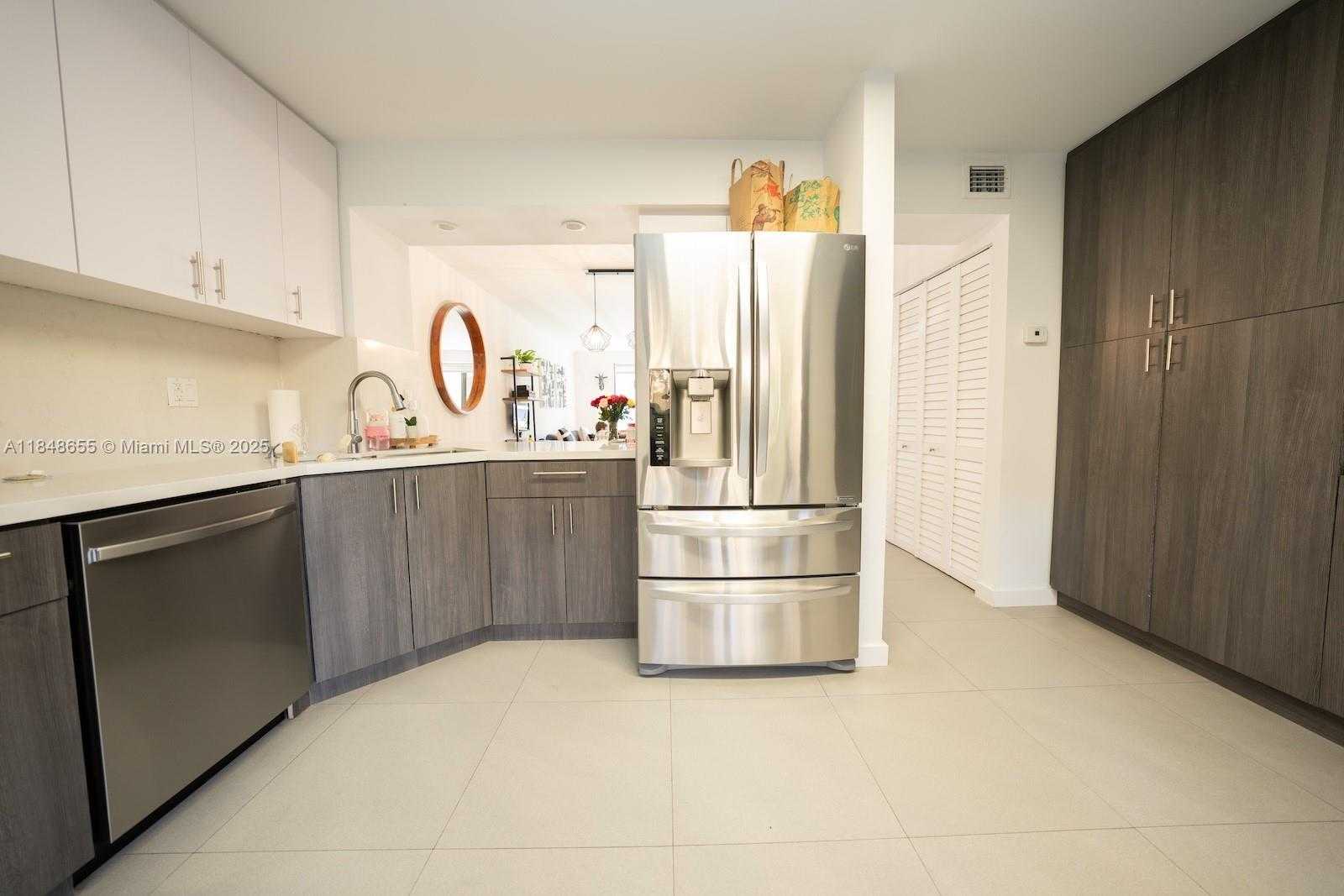 Small Image of 7872 SOUTH WEST 102ND LN, Miami Number 6
