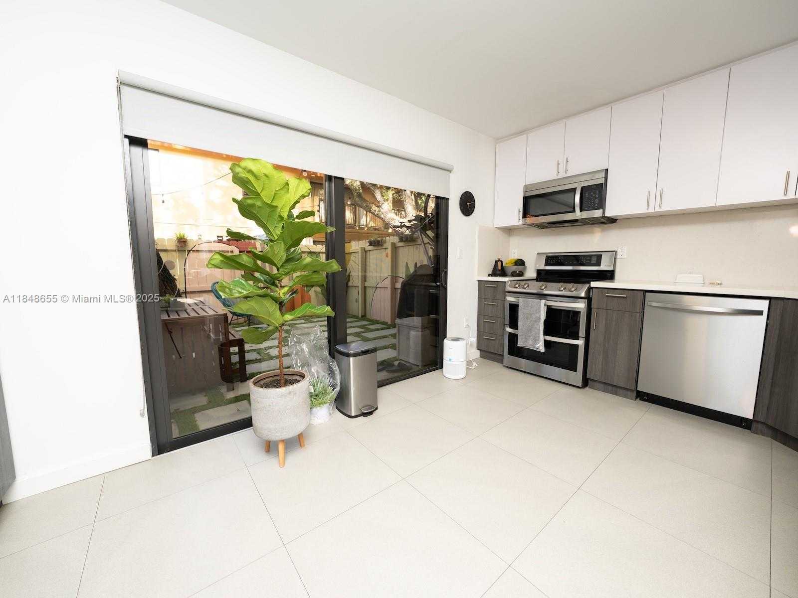 Small Image of 7872 SOUTH WEST 102ND LN, Miami Number 7