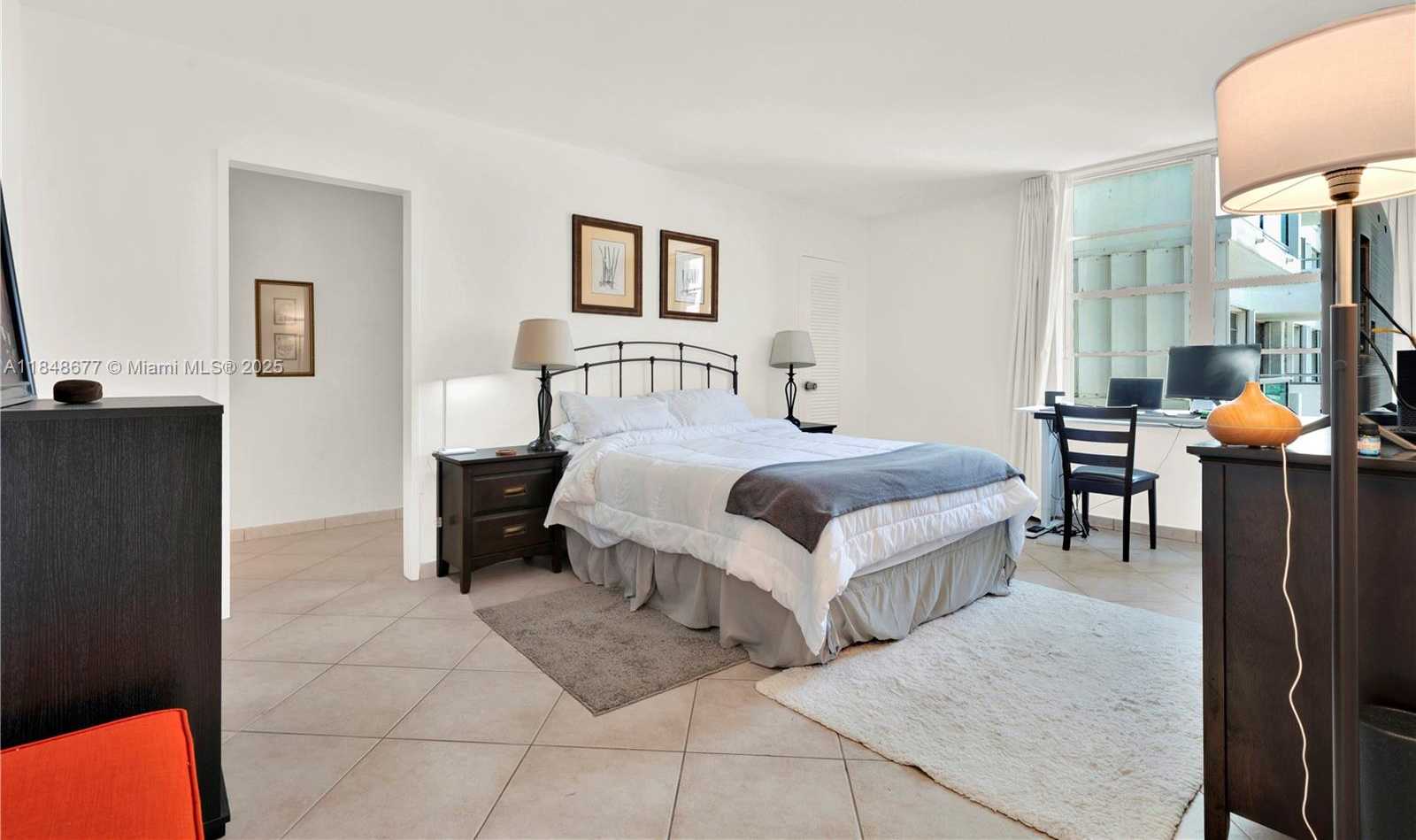 Small Image of 5161 COLLINS AVE #1110, Miami Beach Number 15