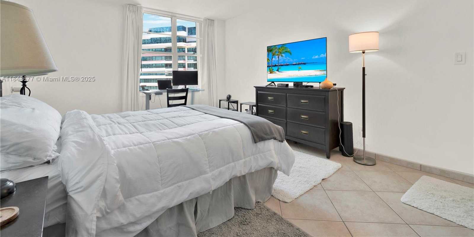 Small Image of 5161 COLLINS AVE #1110, Miami Beach Number 16