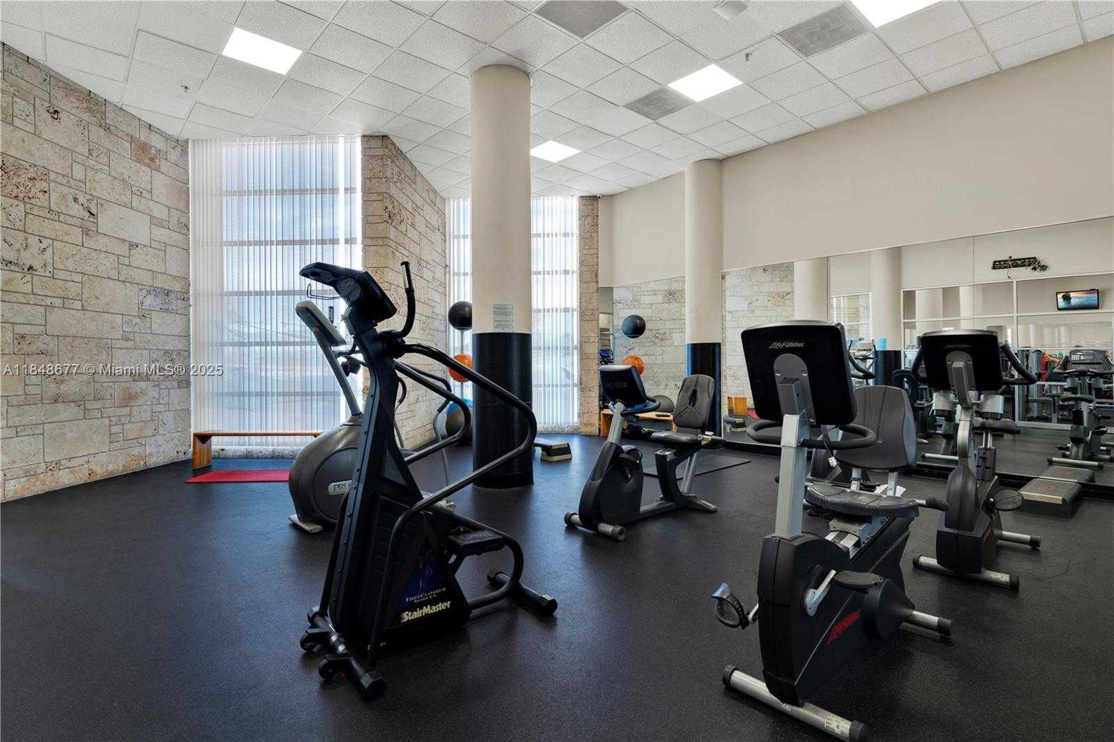 Small Image of 5161 COLLINS AVE #1110, Miami Beach Number 35