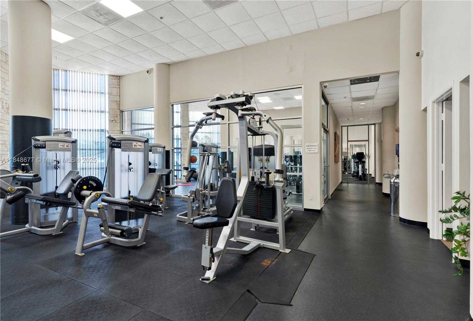 Small Image of 5161 COLLINS AVE #1110, Miami Beach Number 36