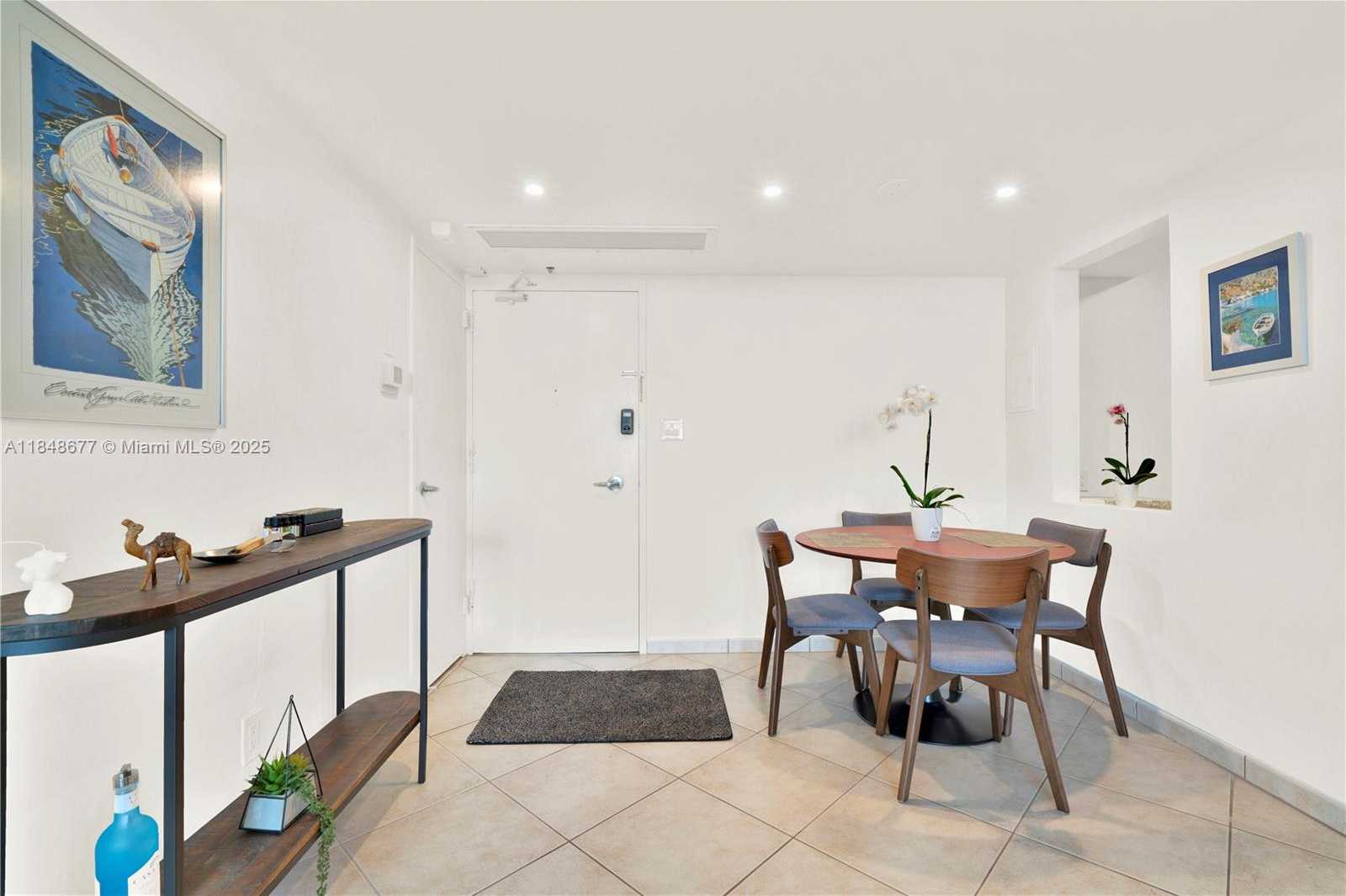 Small Image of 5161 COLLINS AVE #1110, Miami Beach Number 4