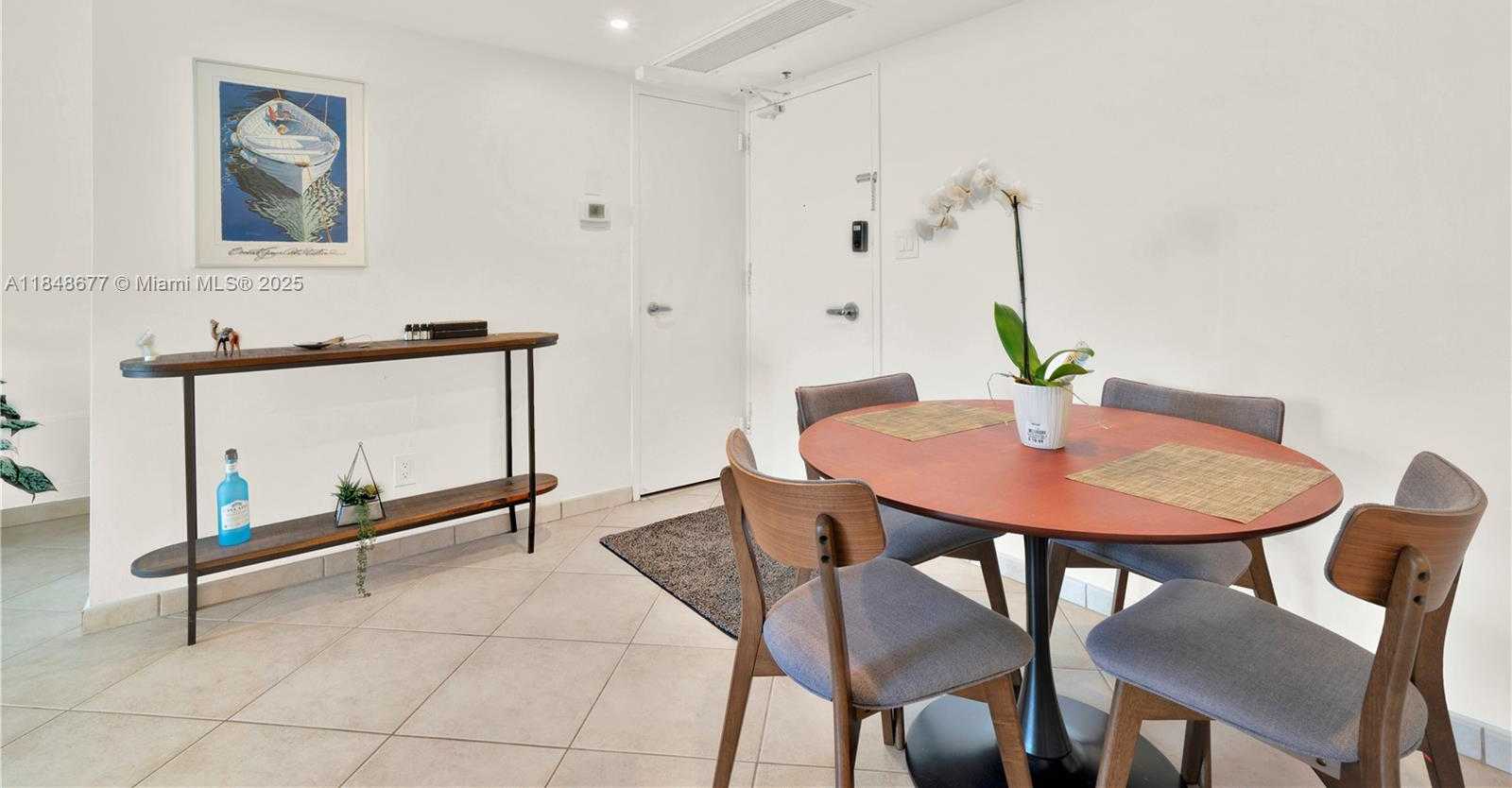 Small Image of 5161 COLLINS AVE #1110, Miami Beach Number 9