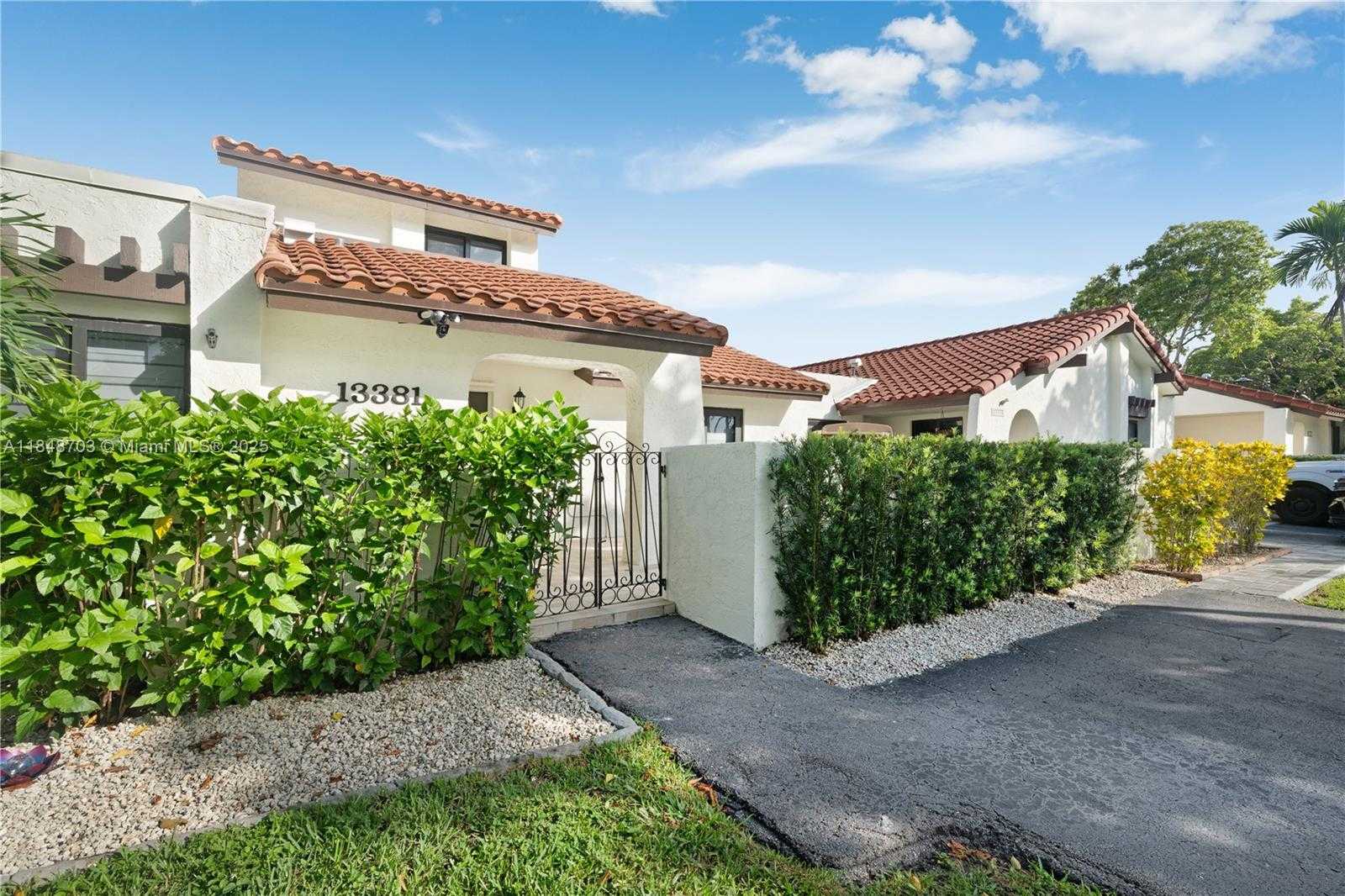 Small Image of 13381 SOUTH WEST 115TH TER #13381, Miami Number 3