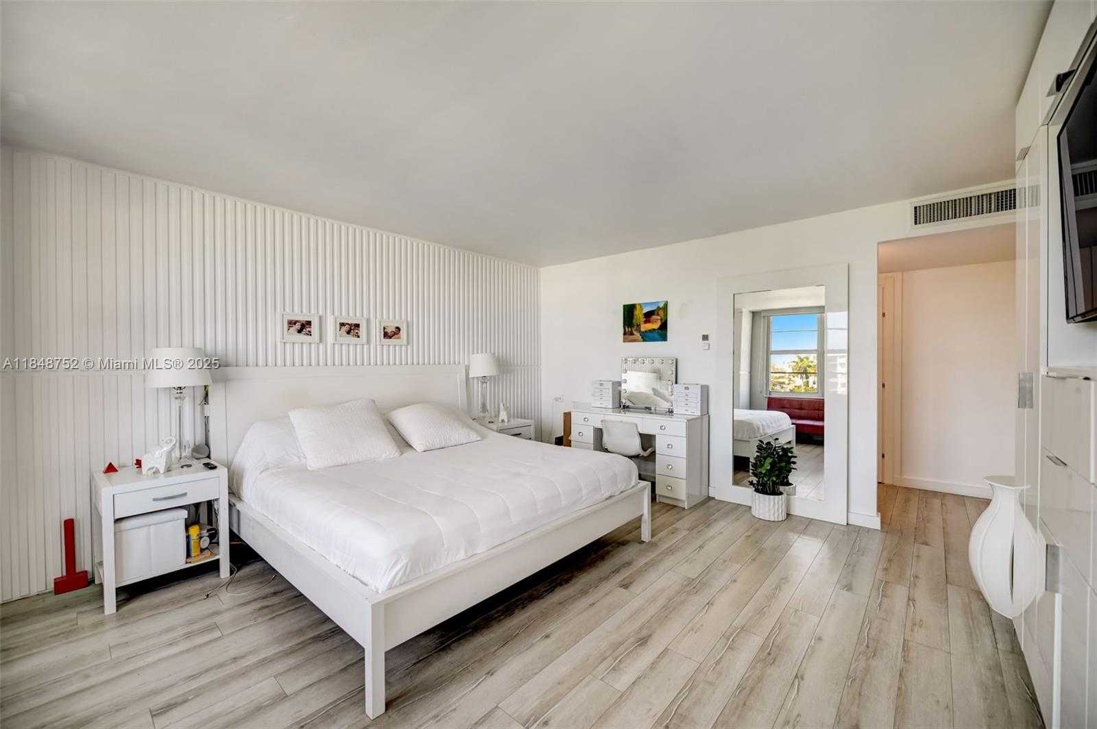 Small Image of 9250 WEST BAY HARBOR DR #5D, Bay Harbor Islands Number 17