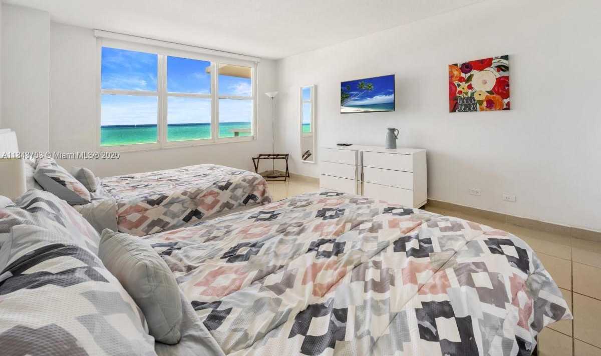 Small Image of 5601 COLLINS AVE #511, Miami Beach Number 12