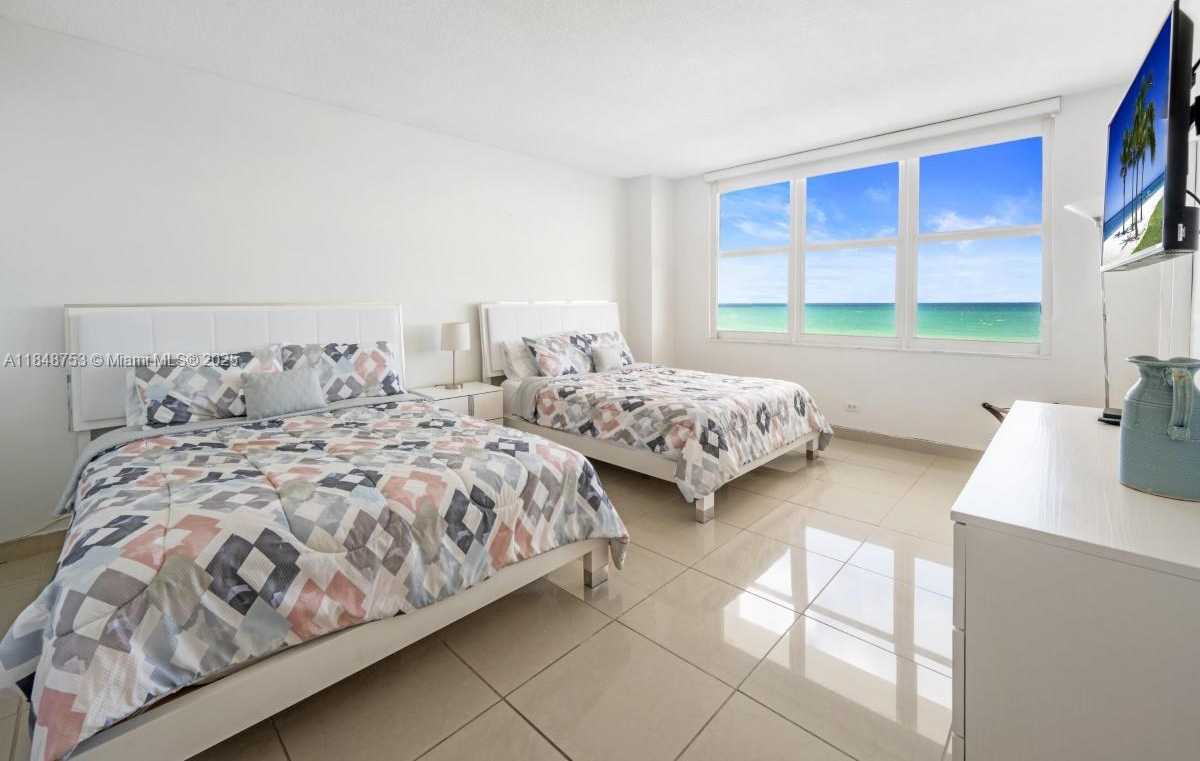 Small Image of 5601 COLLINS AVE #511, Miami Beach Number 2